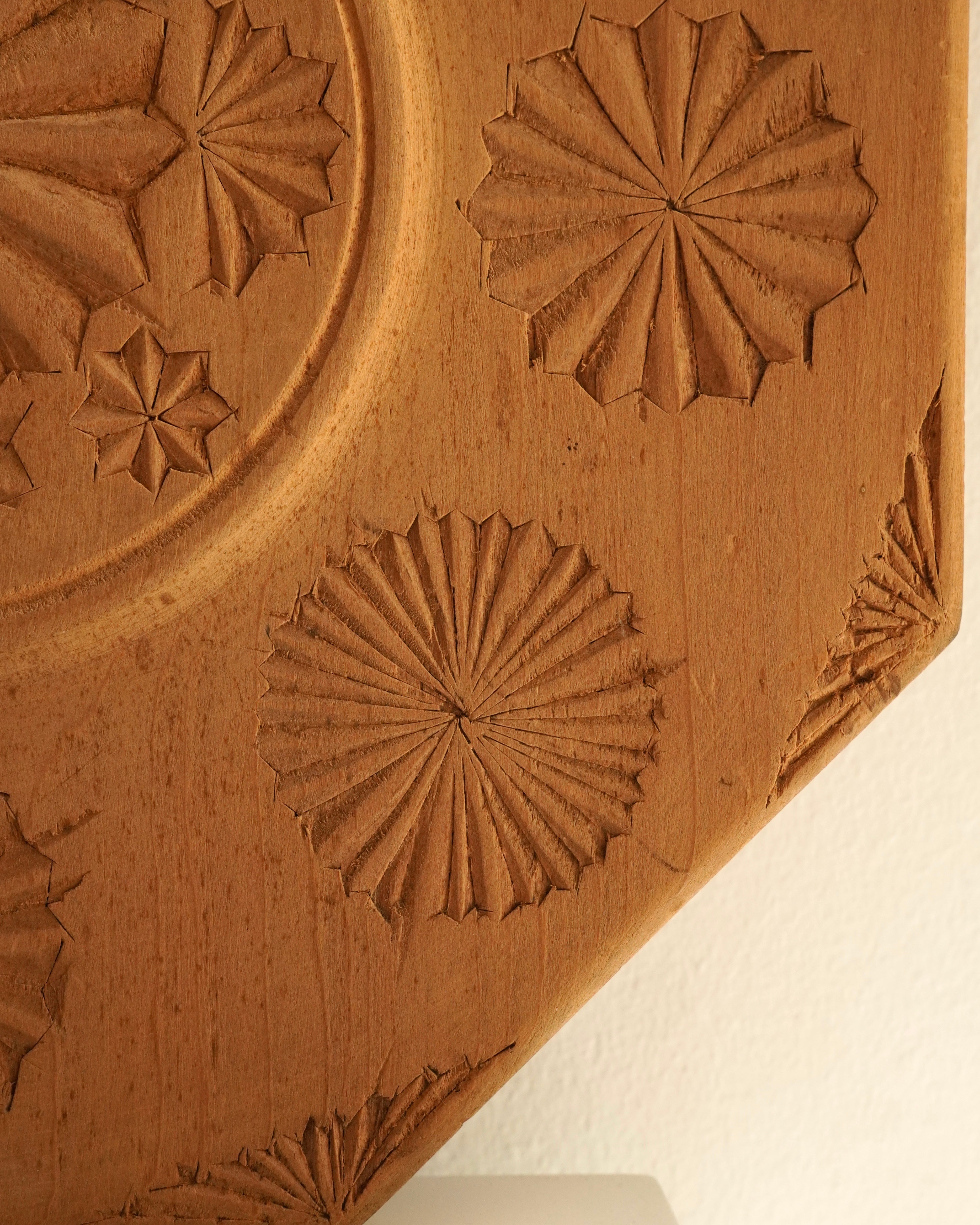 Tramp art carved wood tray/wall hanging