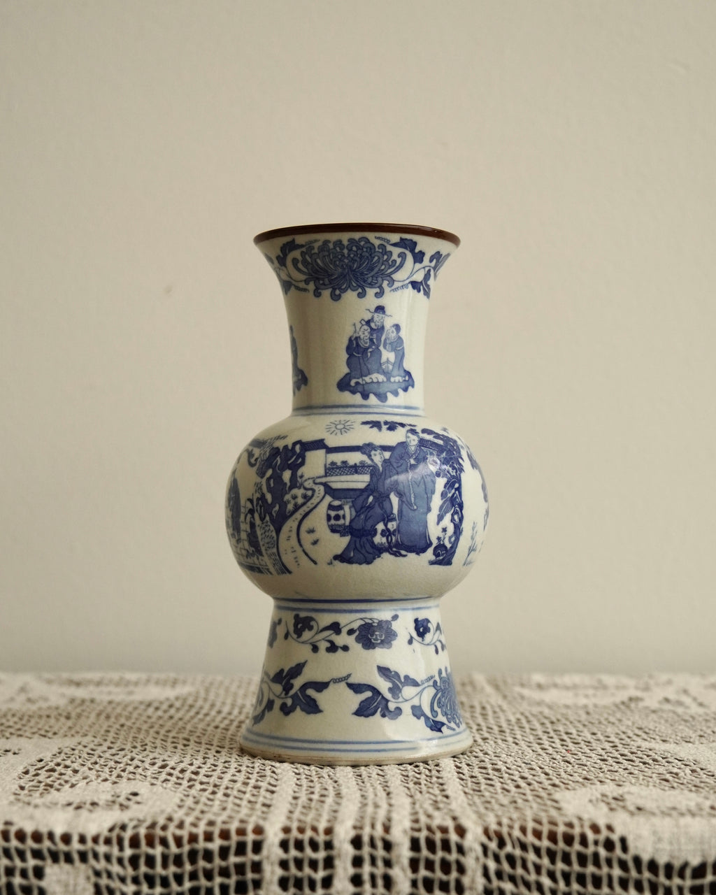 Chinese white and blue ceramic vase