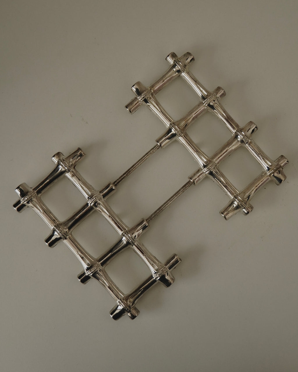 Silver plated bamboo extendable trivet