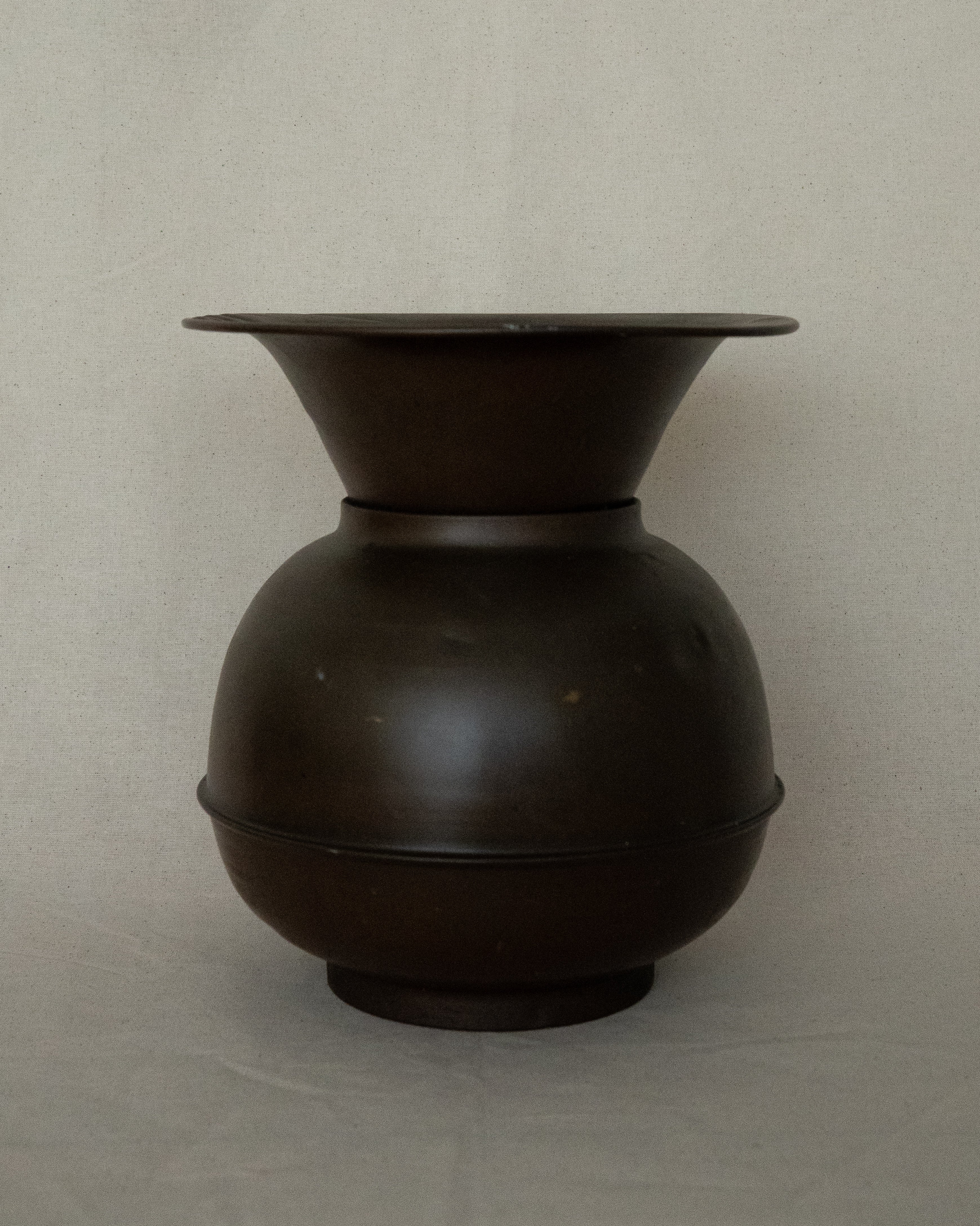 Copper vase pot with tapered neck
