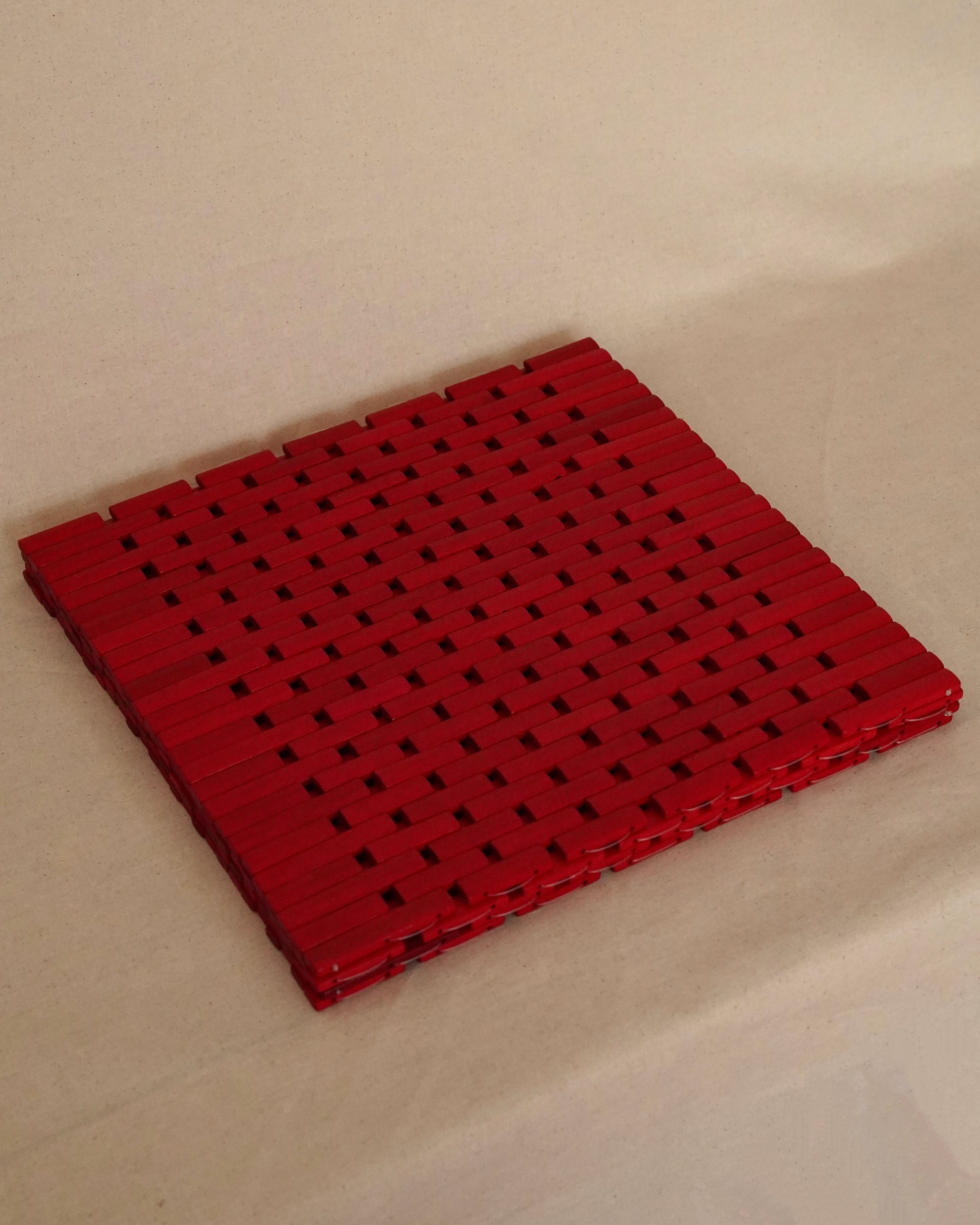 Set of 4 red wooden placemats