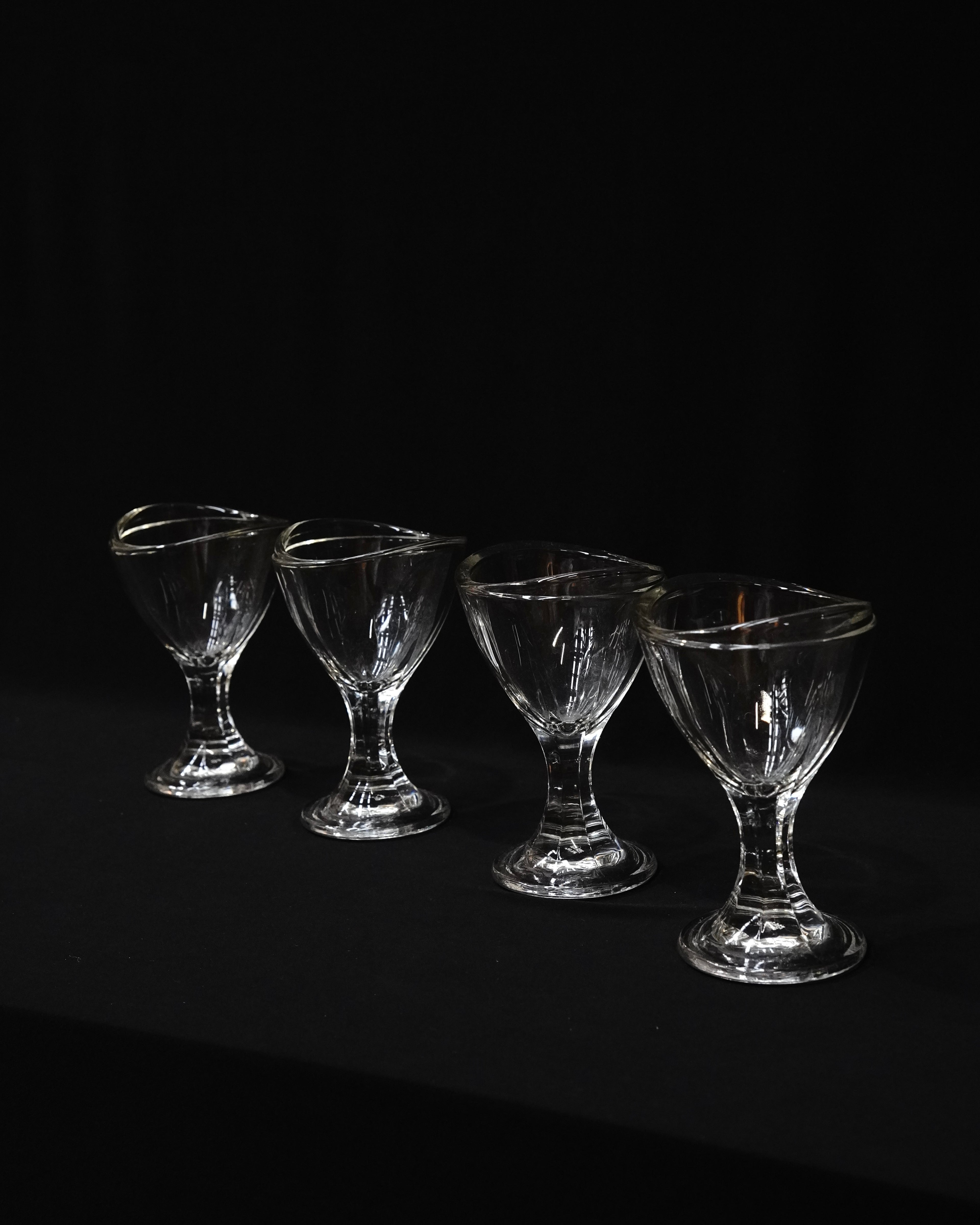 Set of 4 glass ice cream cups