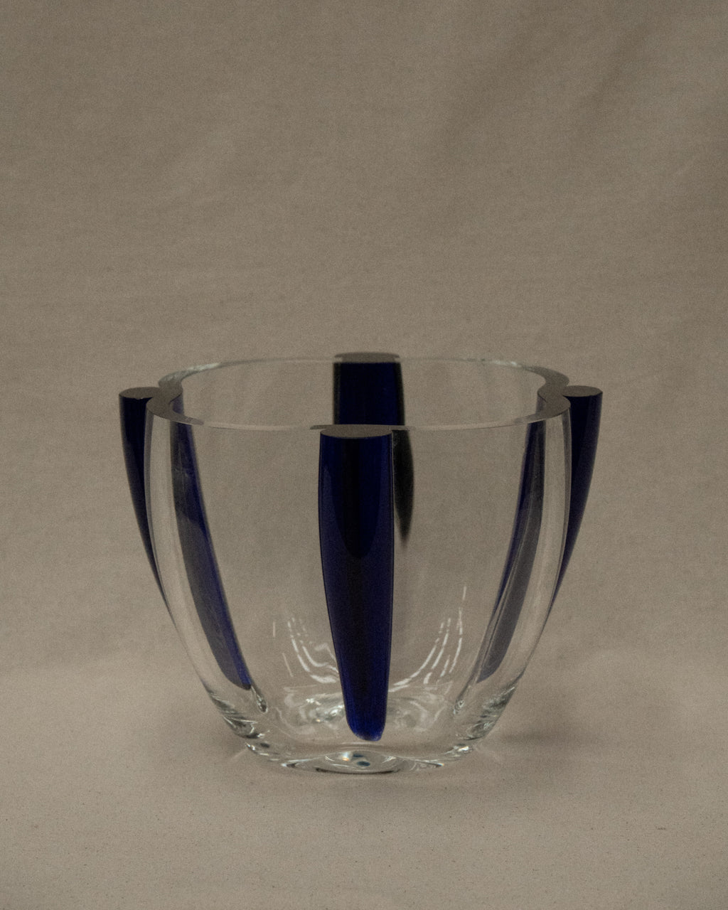 Sasaki art glass bowl vase with cobalt edges