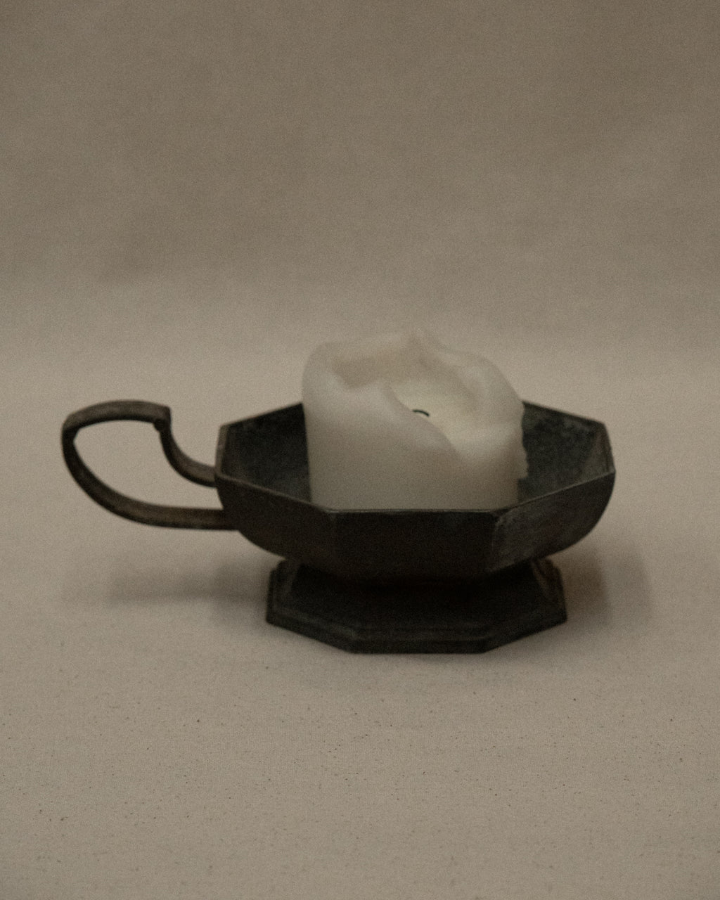 Brass candle holder with handle
