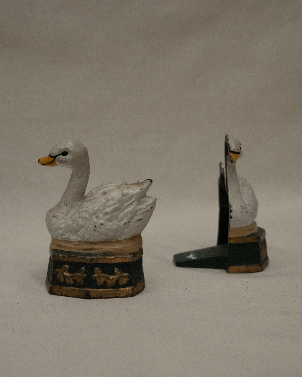 Cast iron metal swan bookends