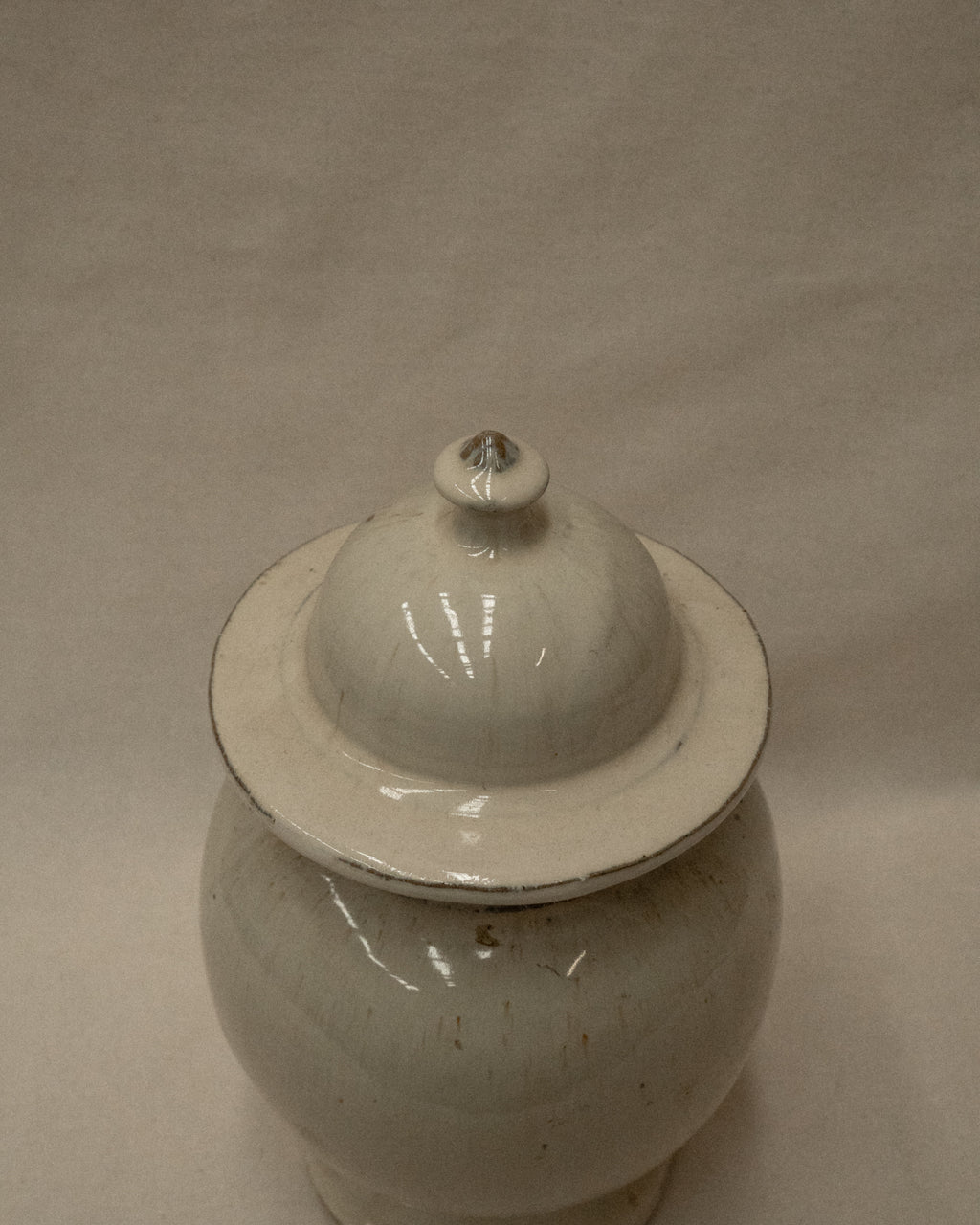 Off white chinese ceramic jar with lid