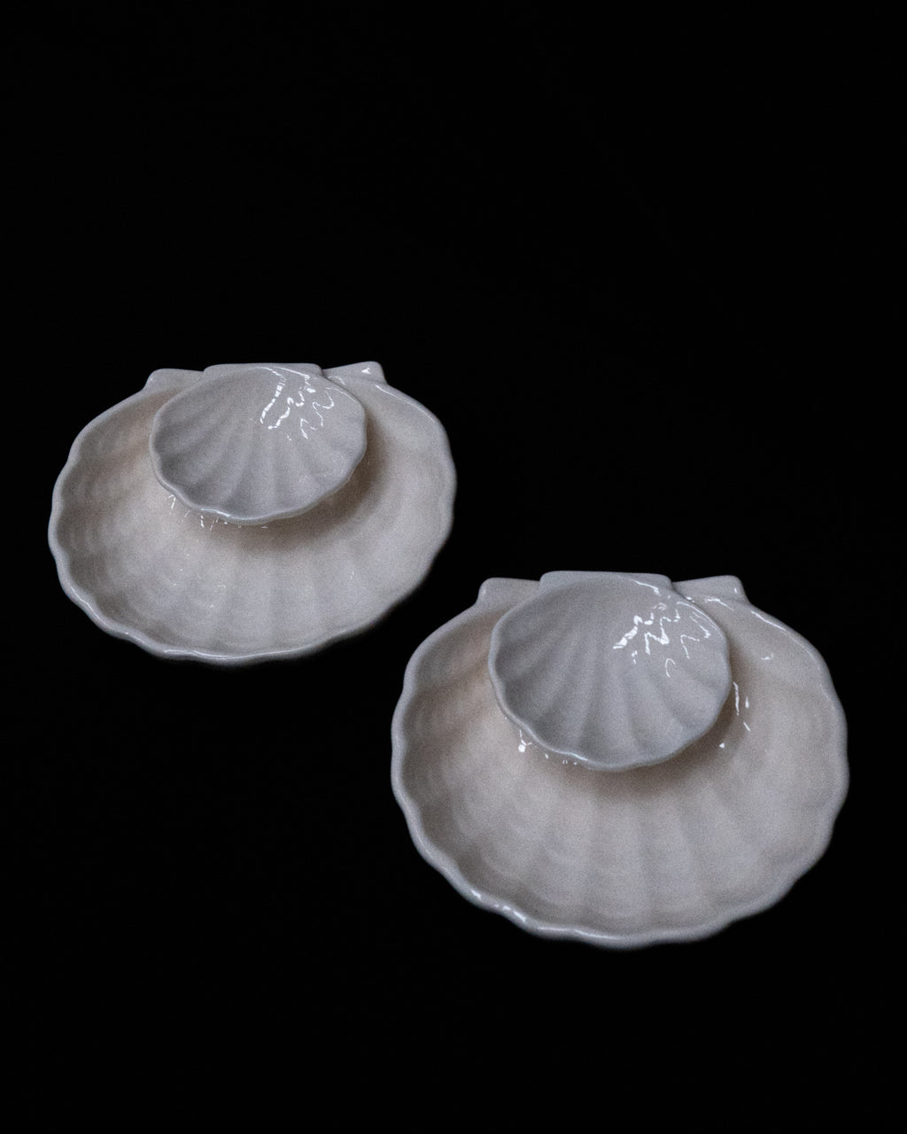 White ceramic shell double dish, Made in Japan