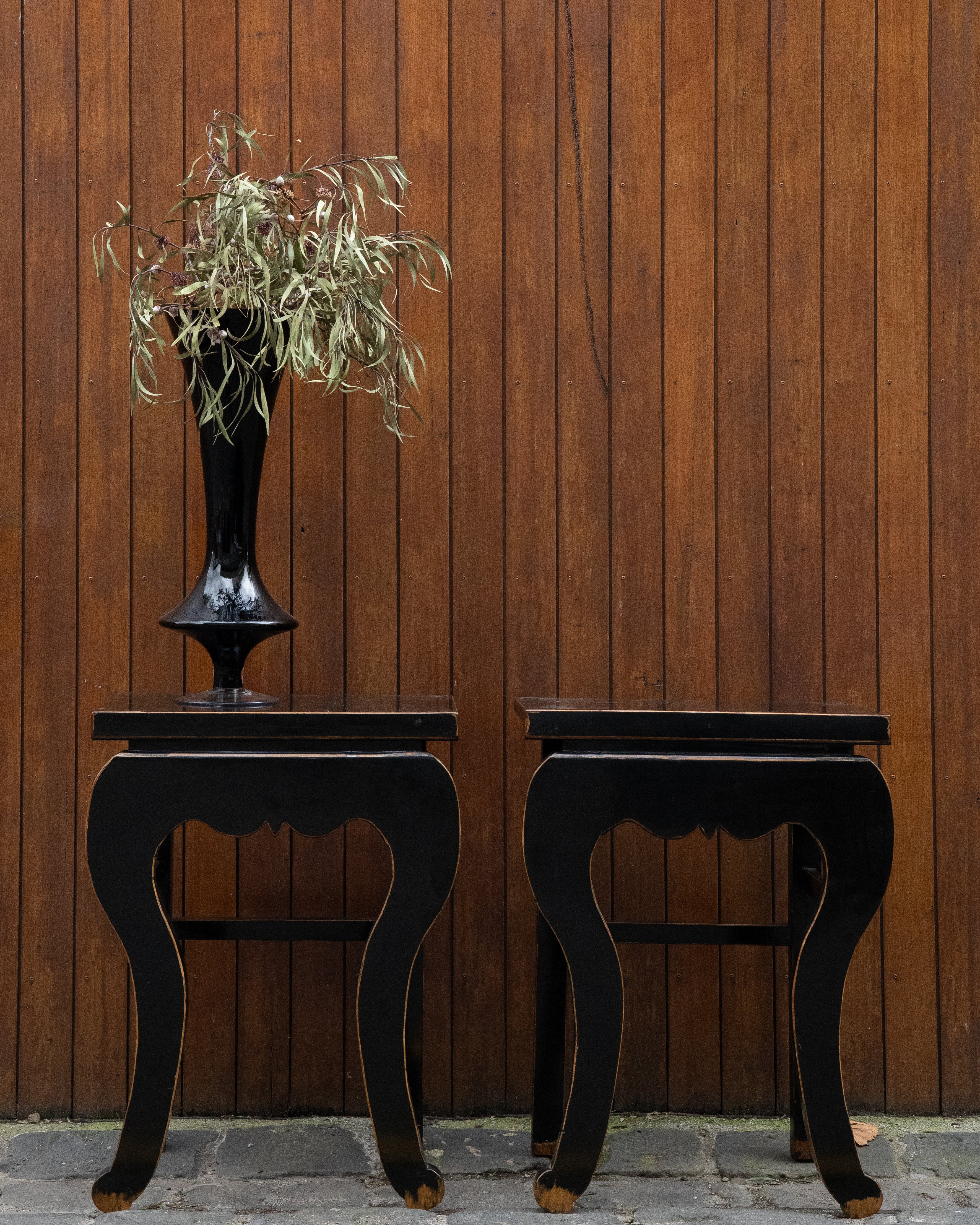 Black laquered chinese table with exposed edges