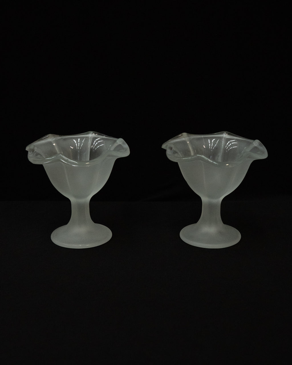 Pair of frosted glass coupes