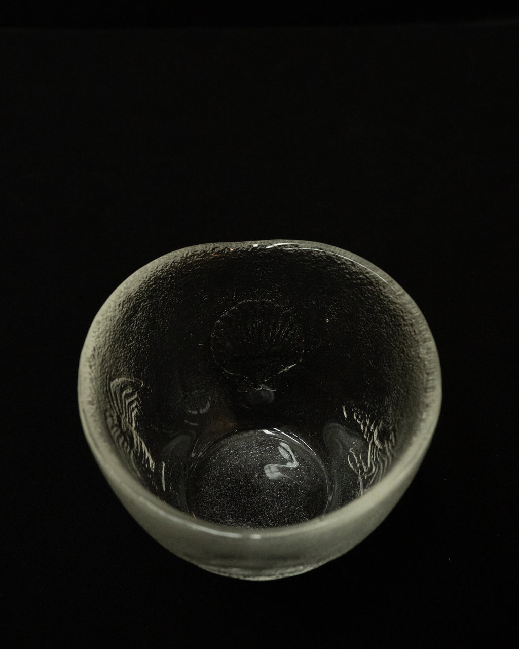 Glass bowl with scallop, lobster, crab, prawn embossing