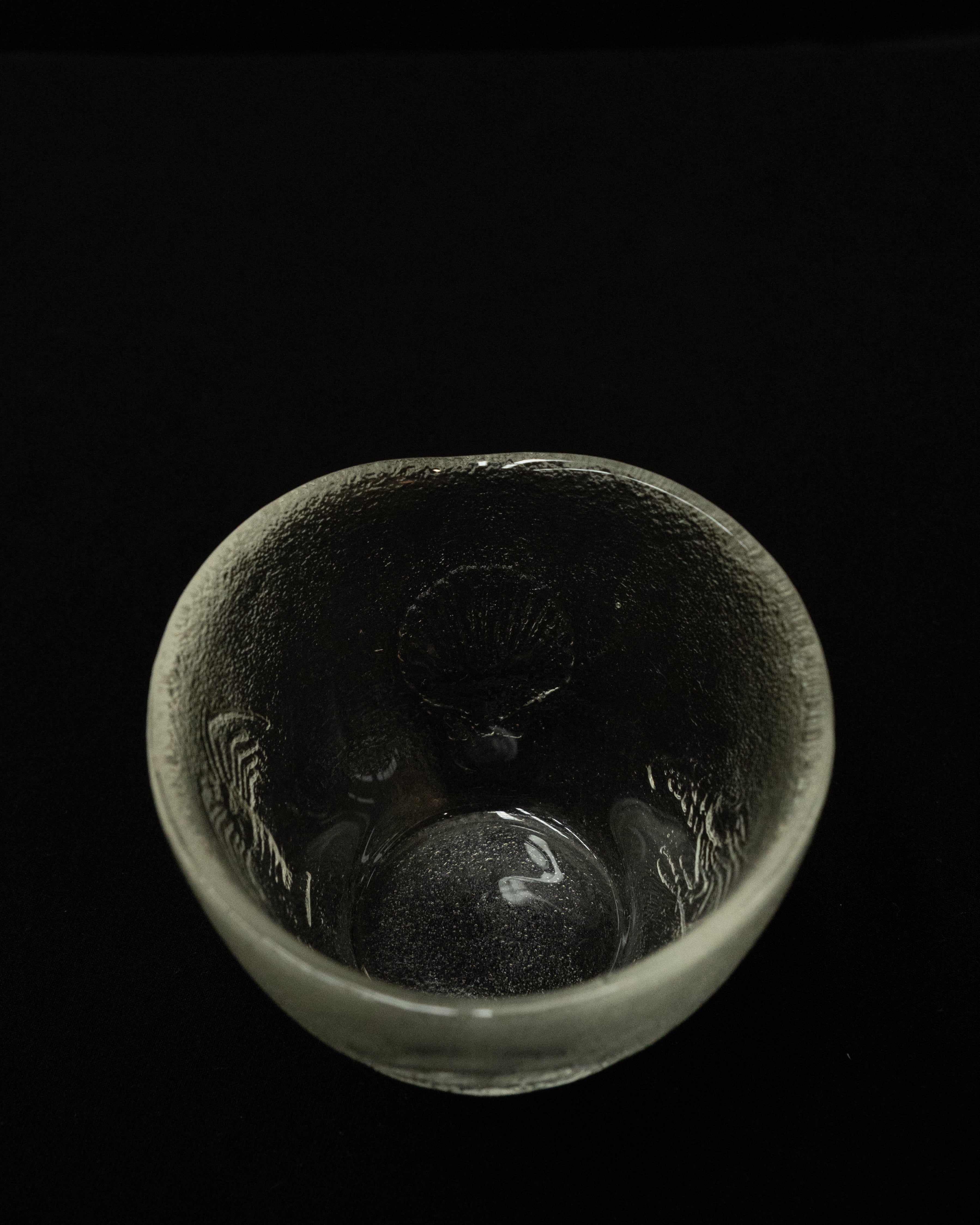 Glass bowl with scallop, lobster, crab, prawn embossing