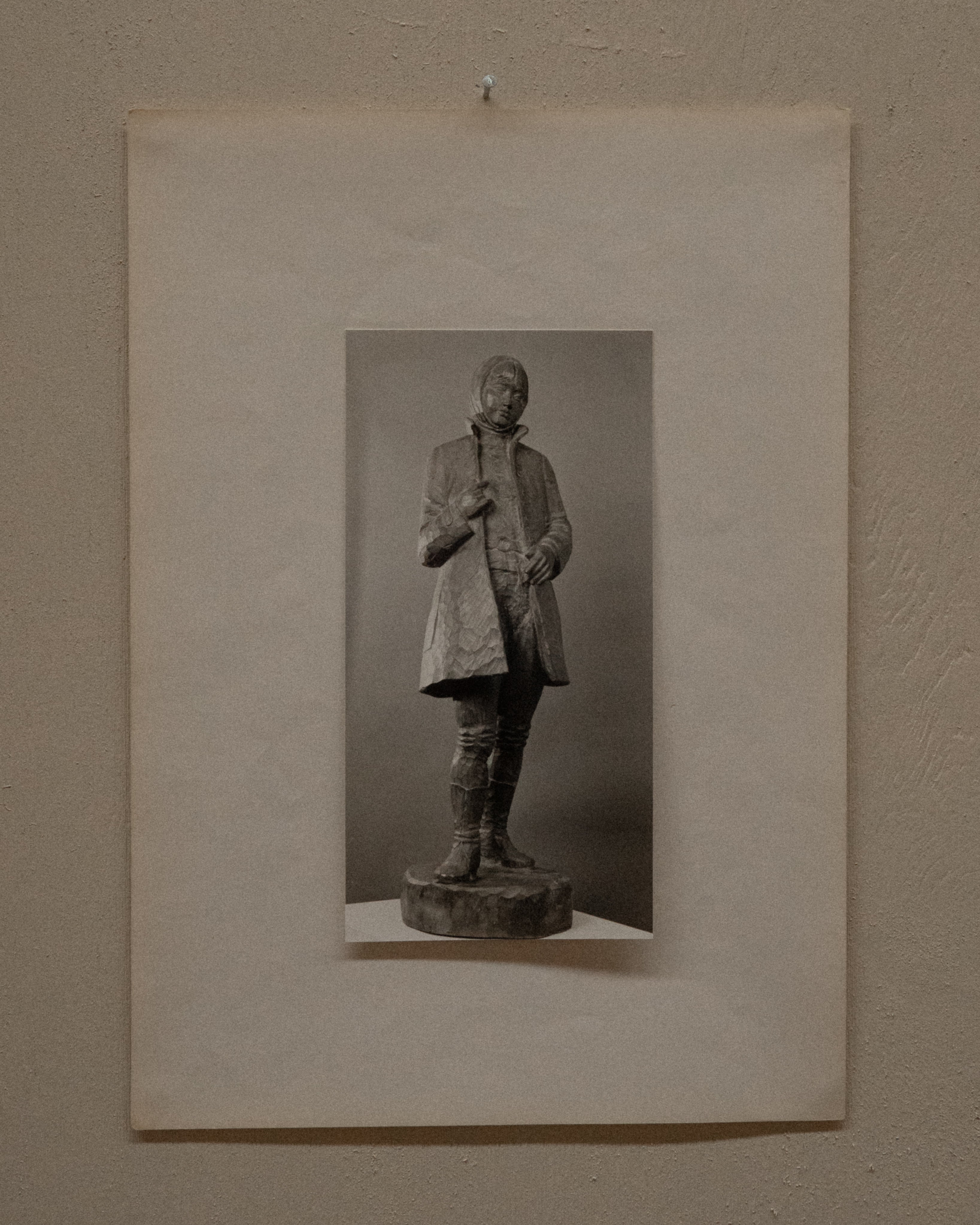 Photograph of carved wooden sculpture 17