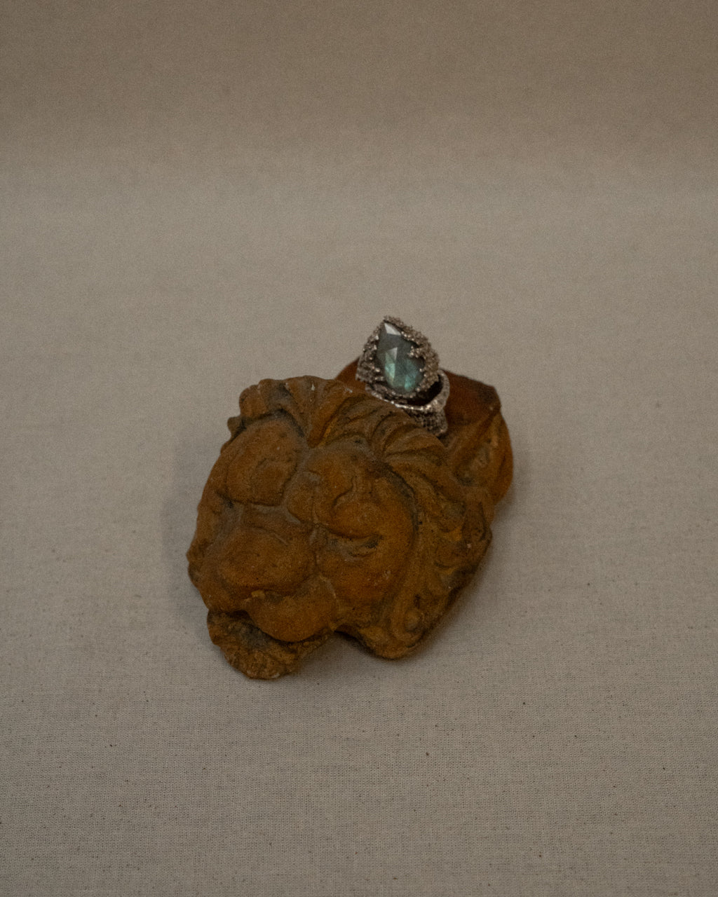 Concrete lion trinket holder