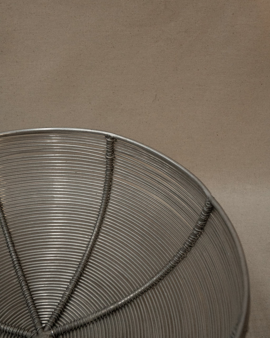 Wire metal bowl
