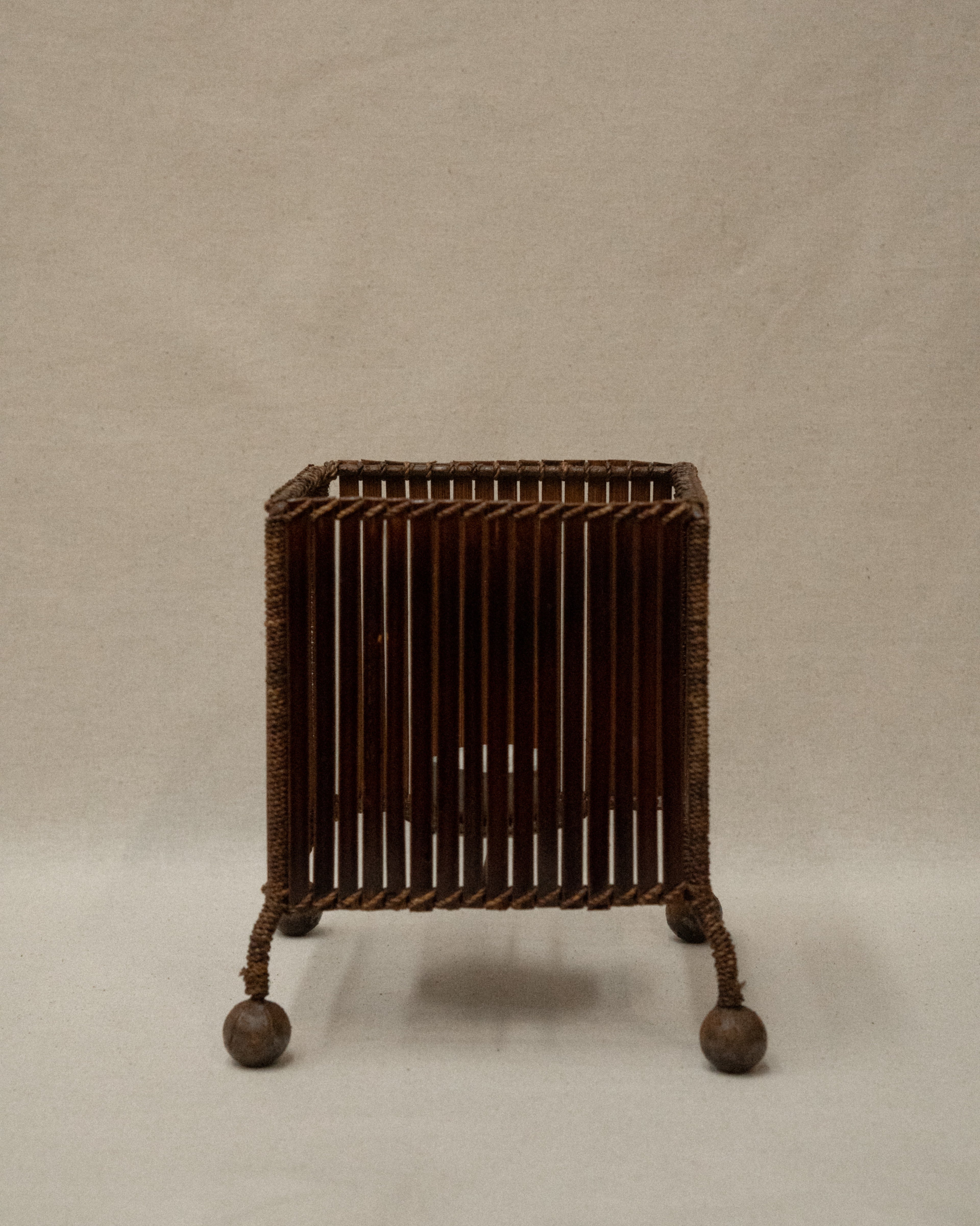 Bamboo tea light/pillar candle holder with metal ball feet