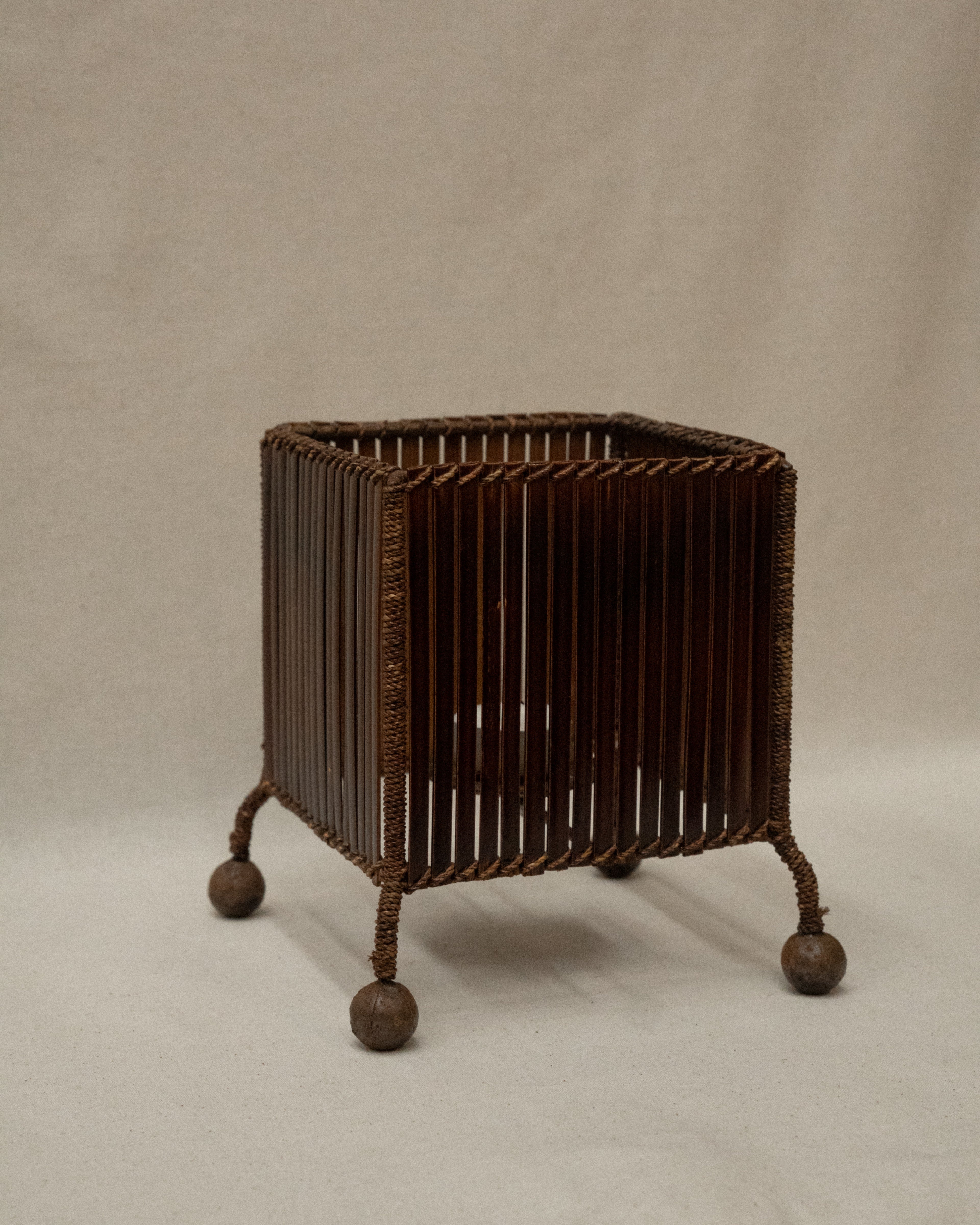 Bamboo tea light/pillar candle holder with metal ball feet