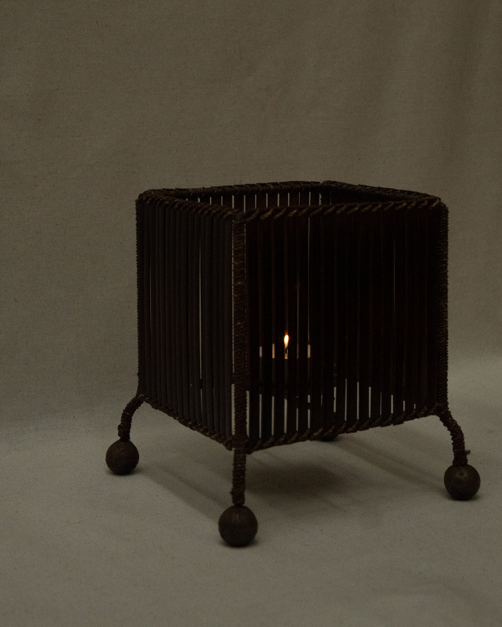 Bamboo tea light/pillar candle holder with metal ball feet