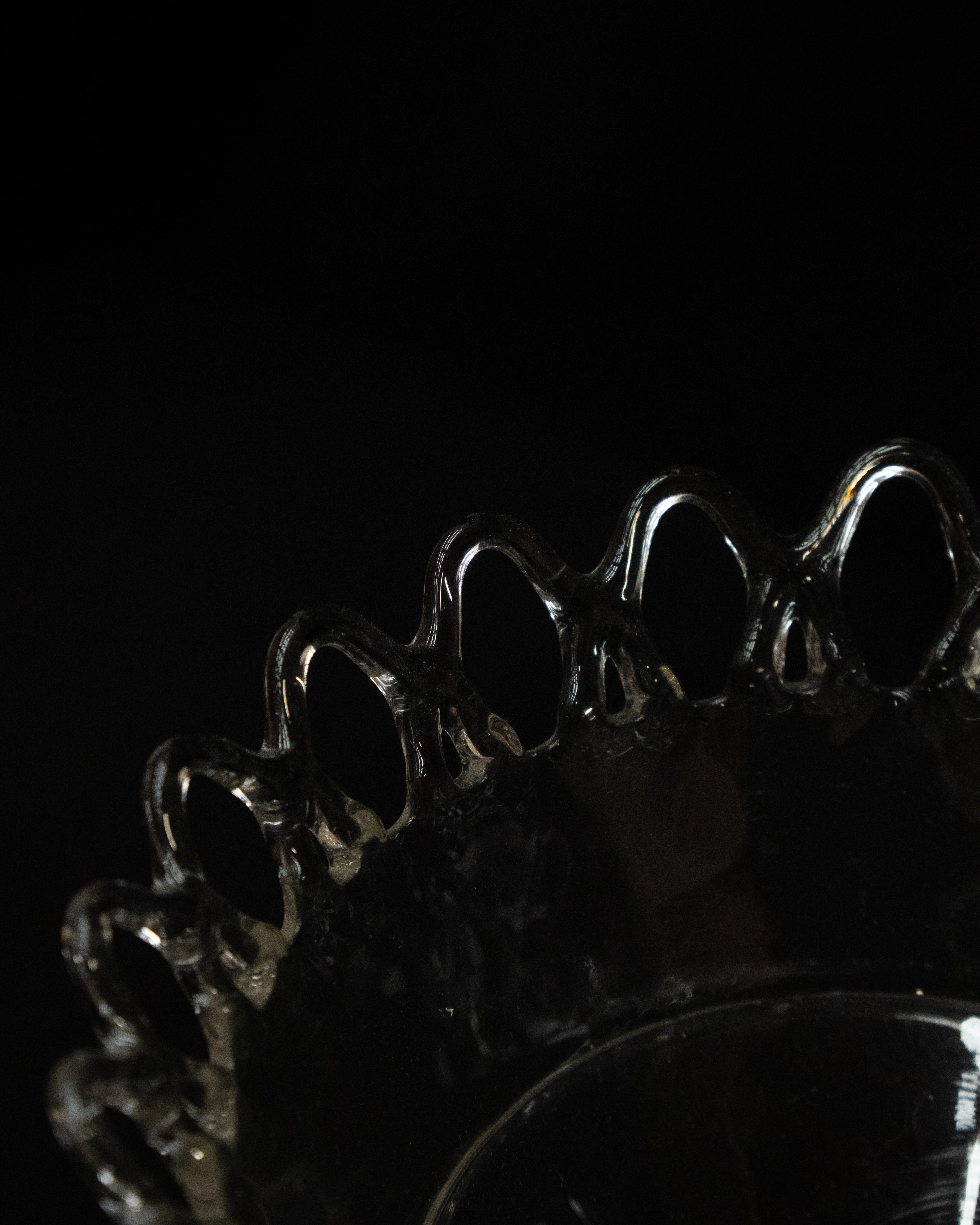 Clear art glass bowl with lace like details