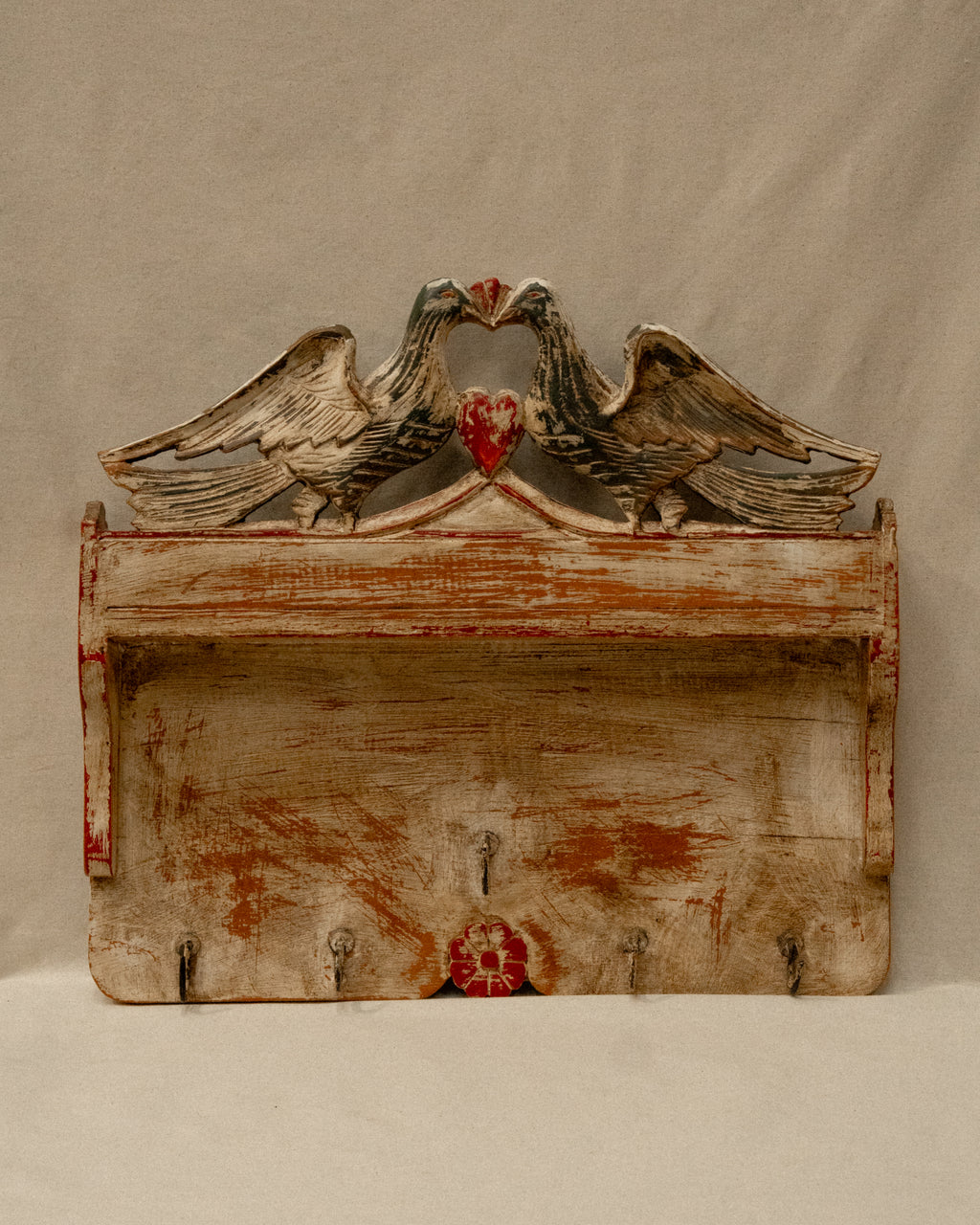 Folk art pair of dove wooden wall hanging with 5 hooks