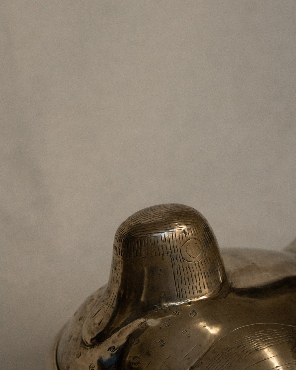 Brass duck container with engravings