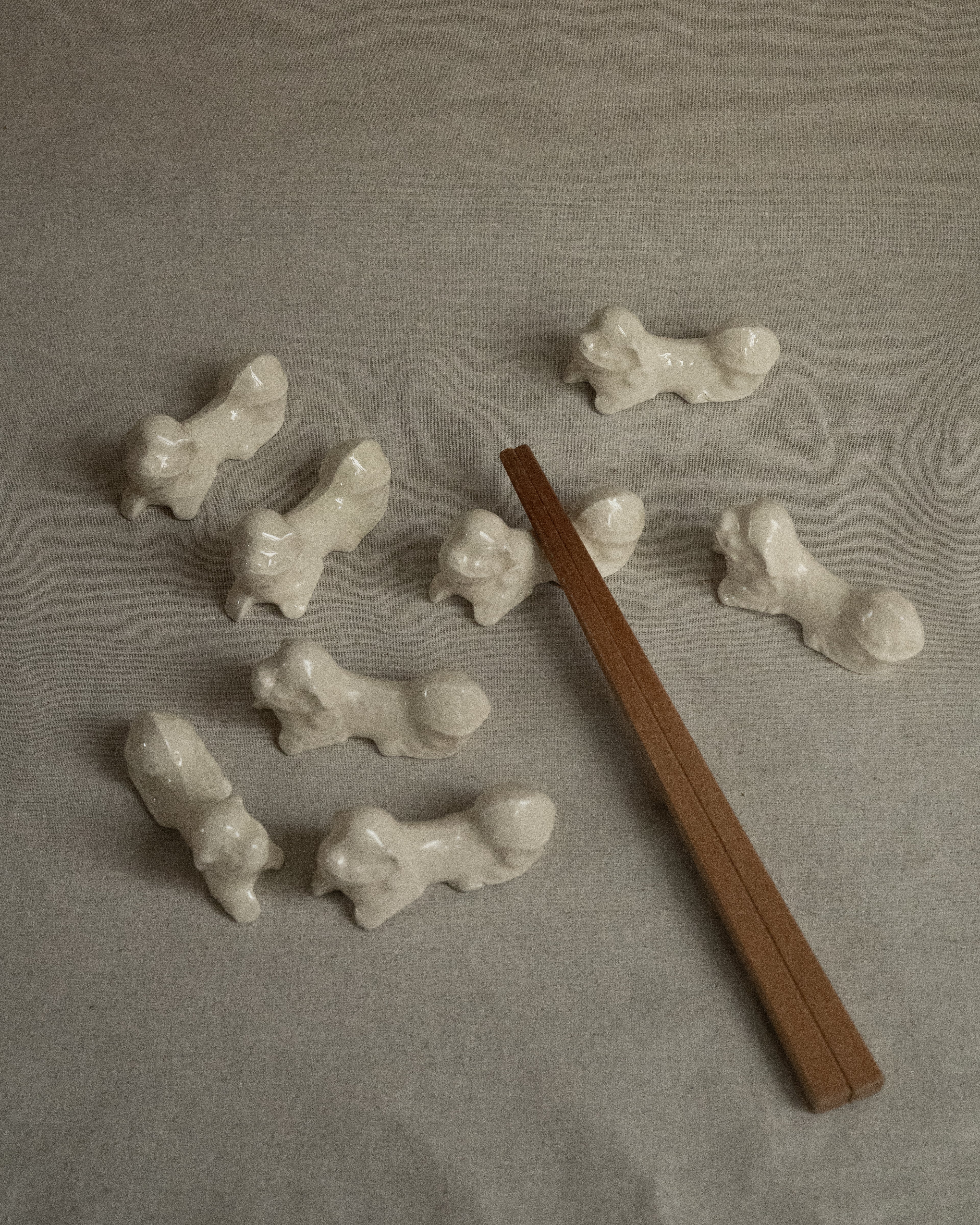 Set of 4 foo dog ceramic chopstick holders