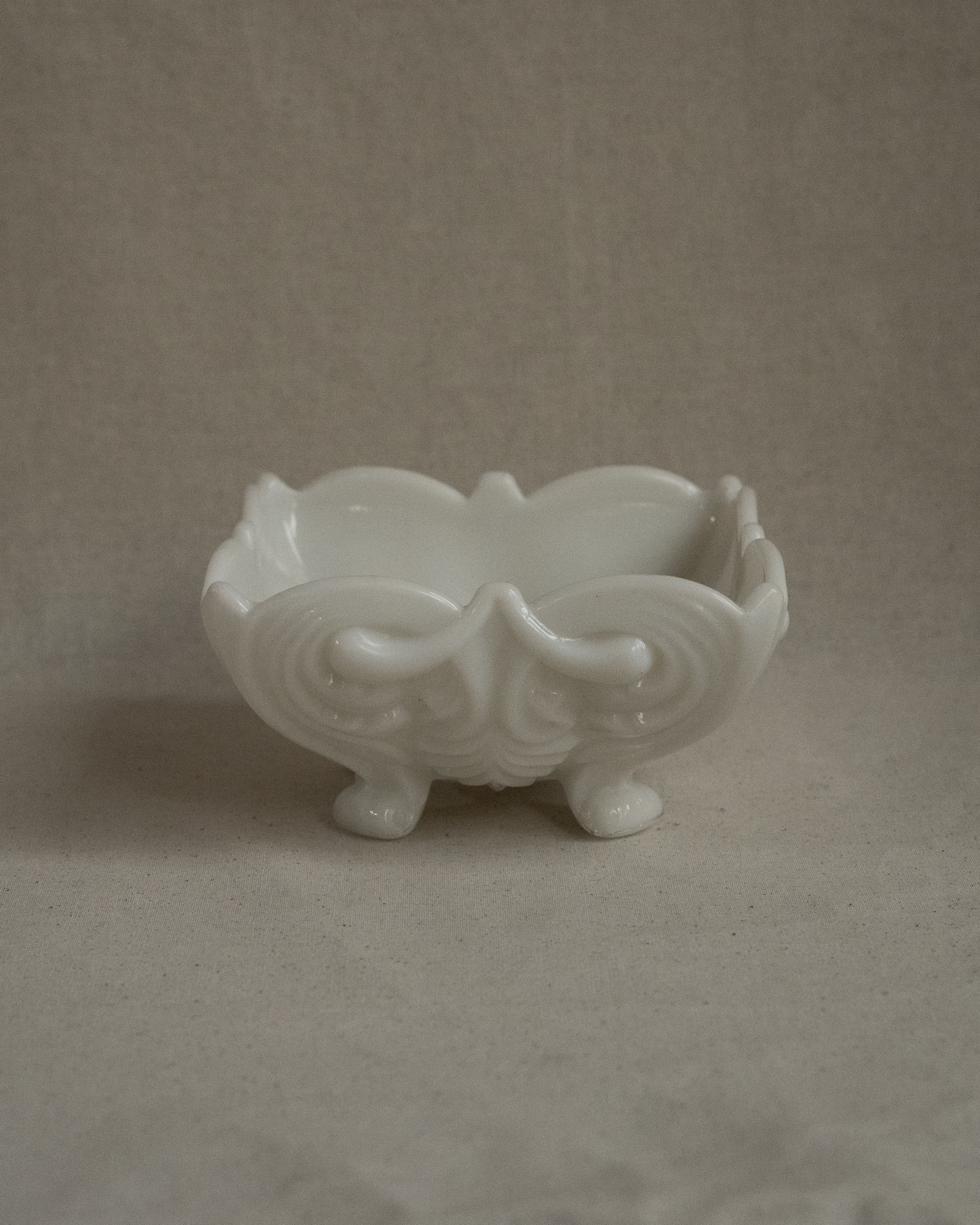 White art glass bowl