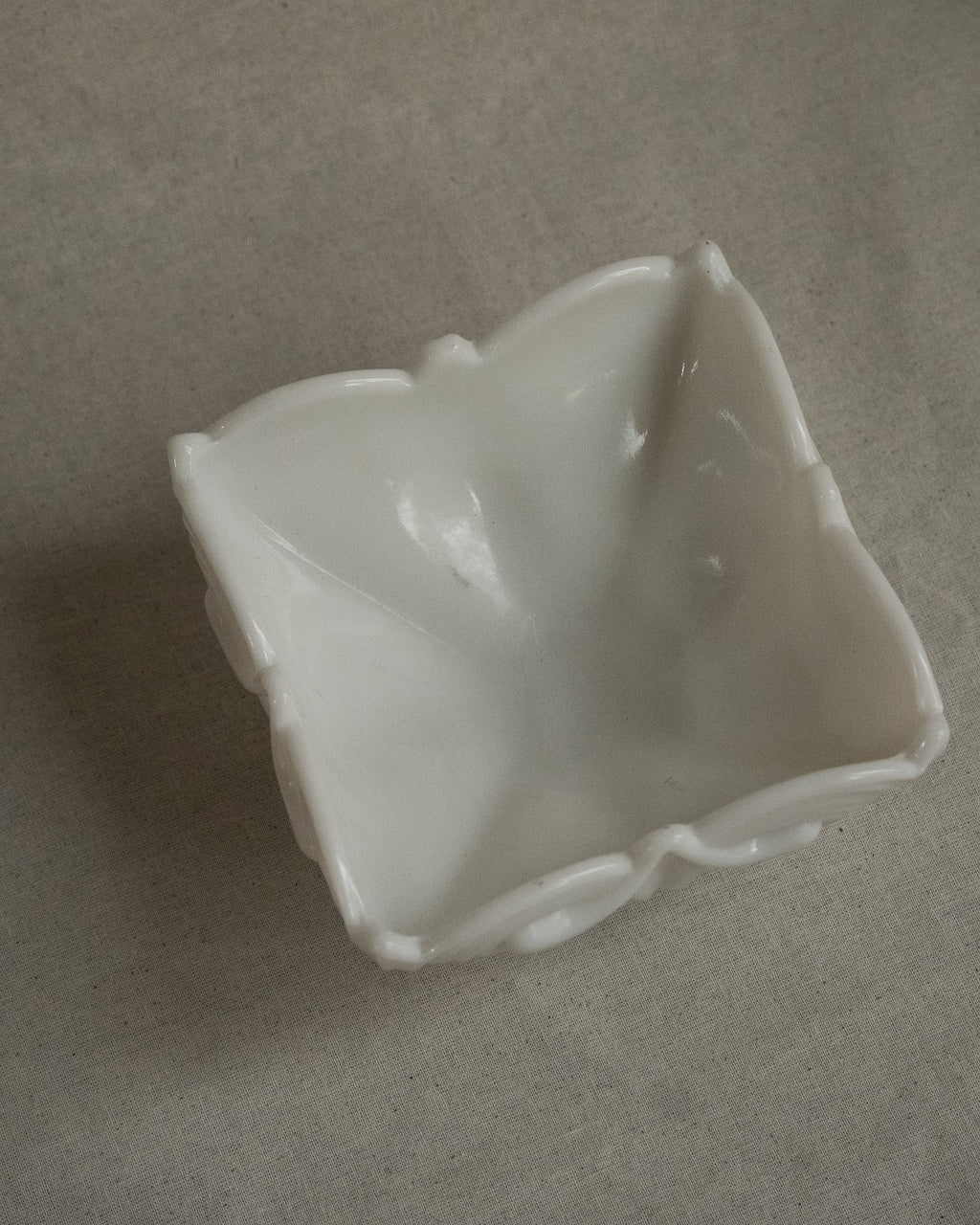 White art glass bowl