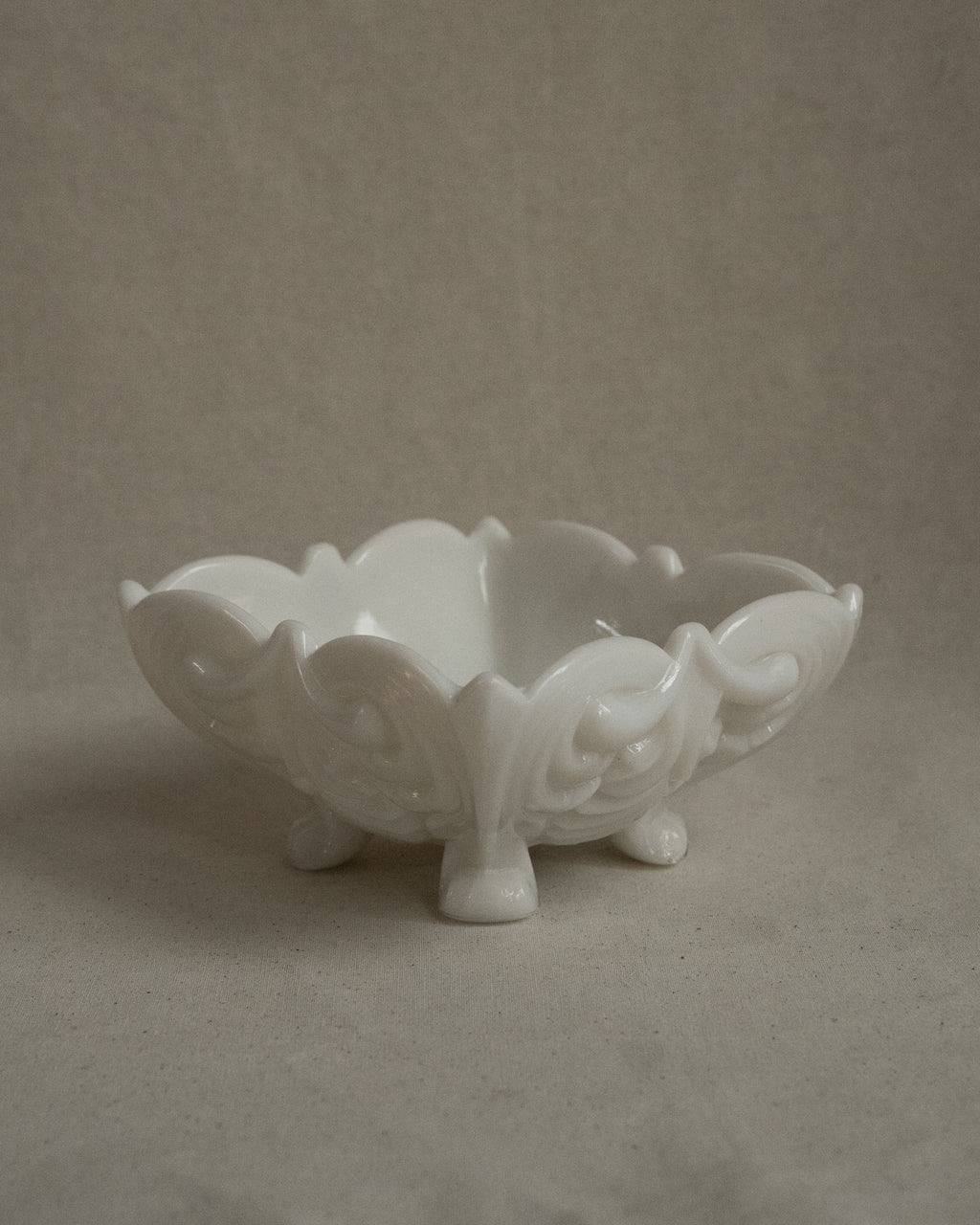 White art glass bowl