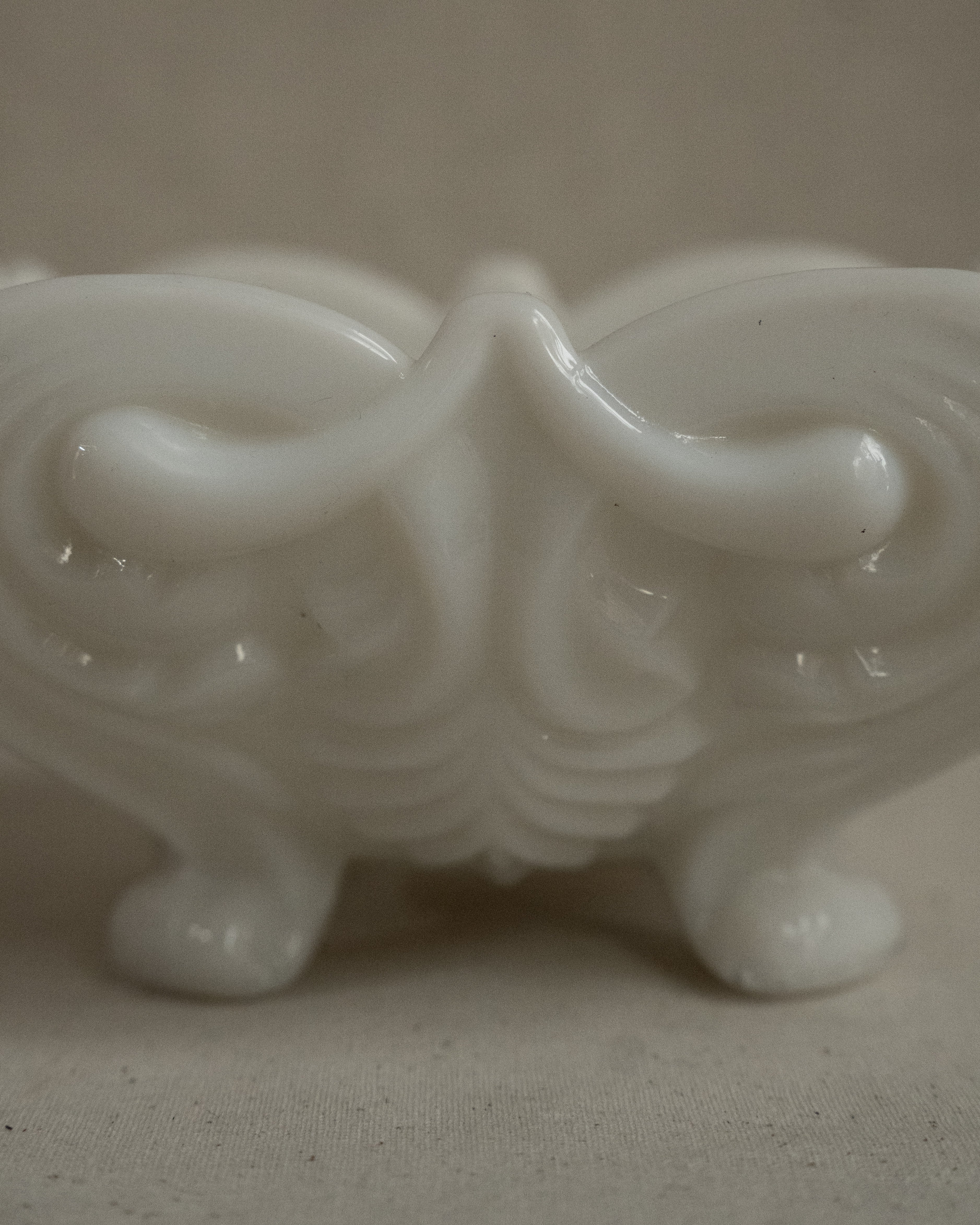 White art glass bowl