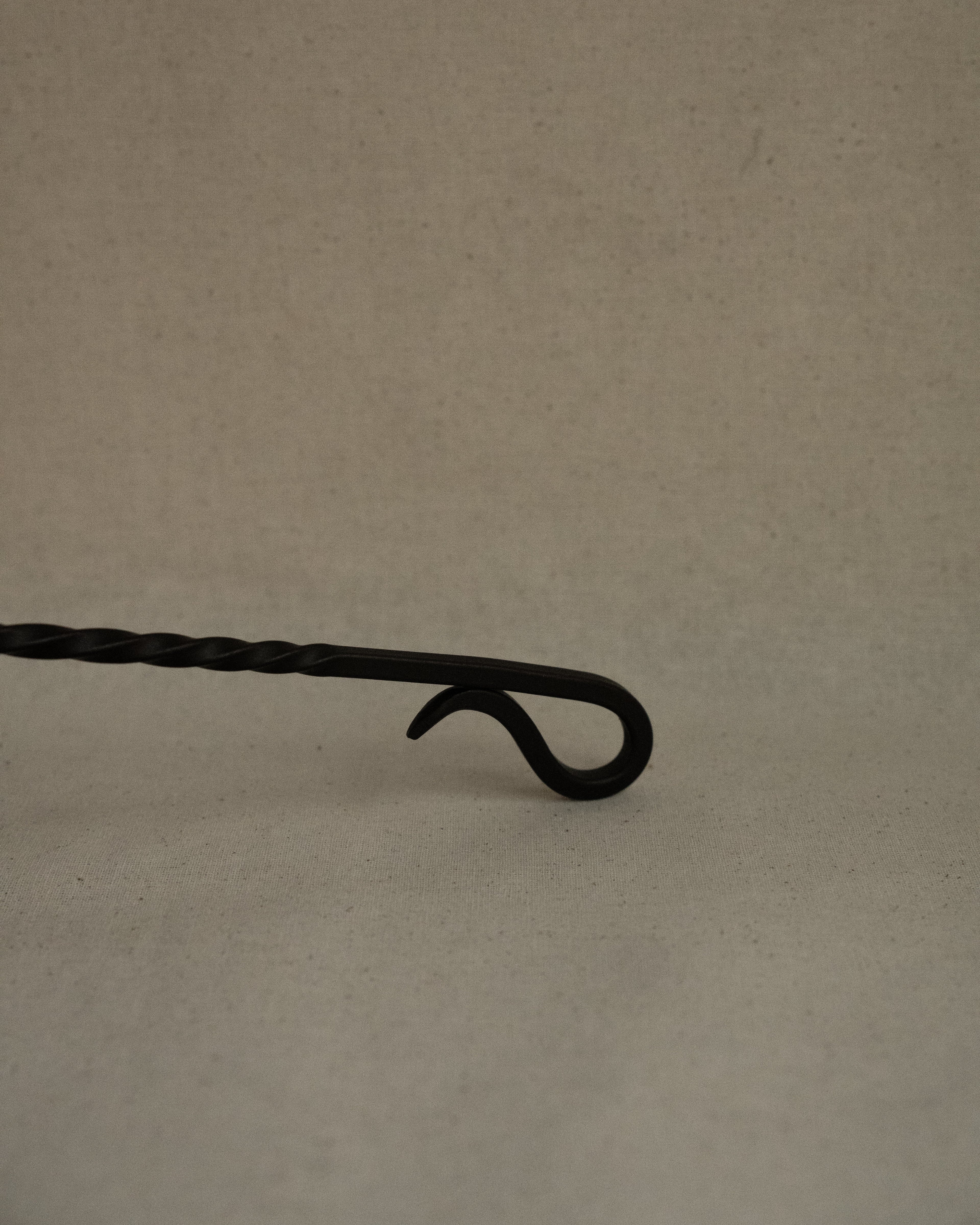 Metal candle snuffer