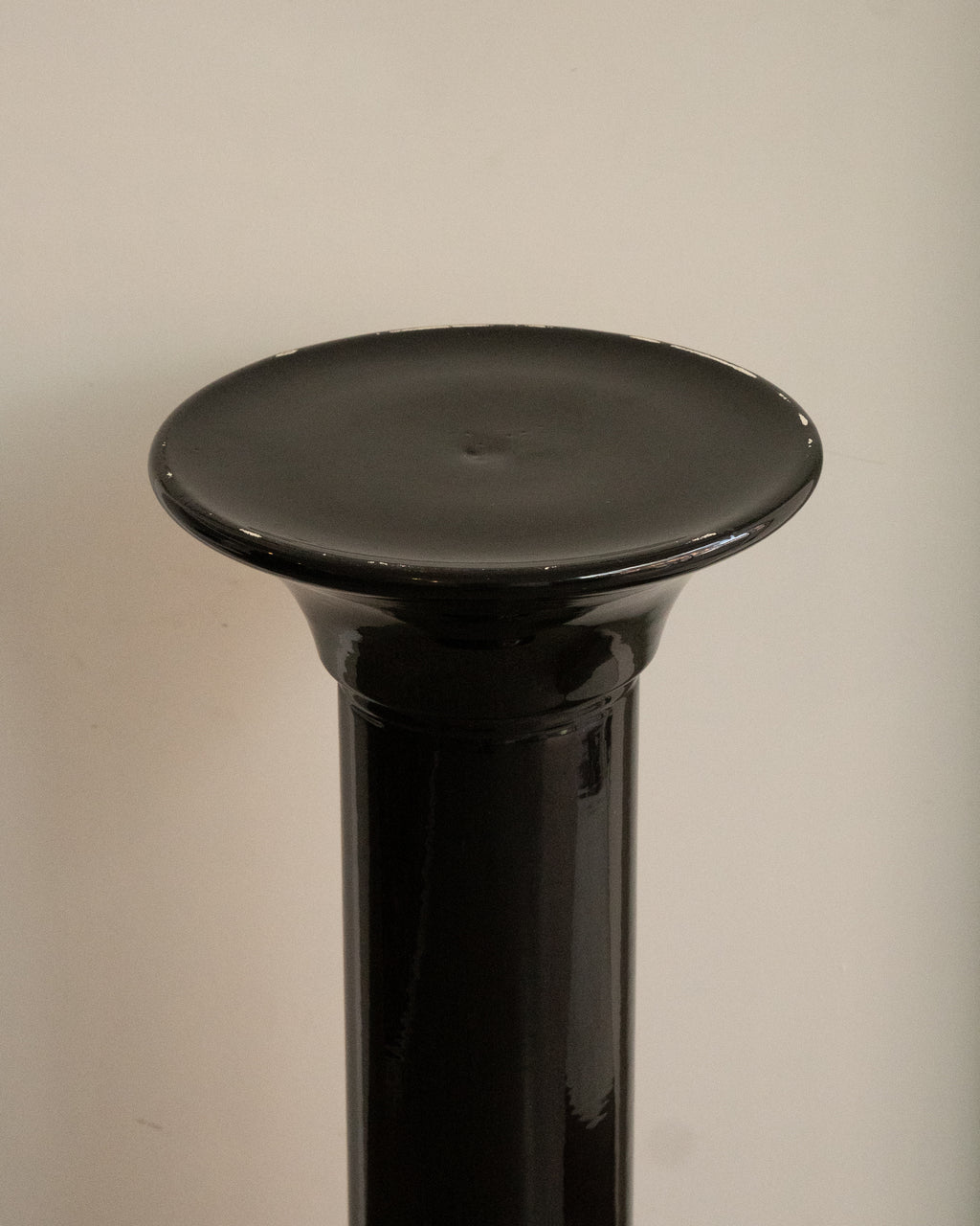 Black ceramic pedestal