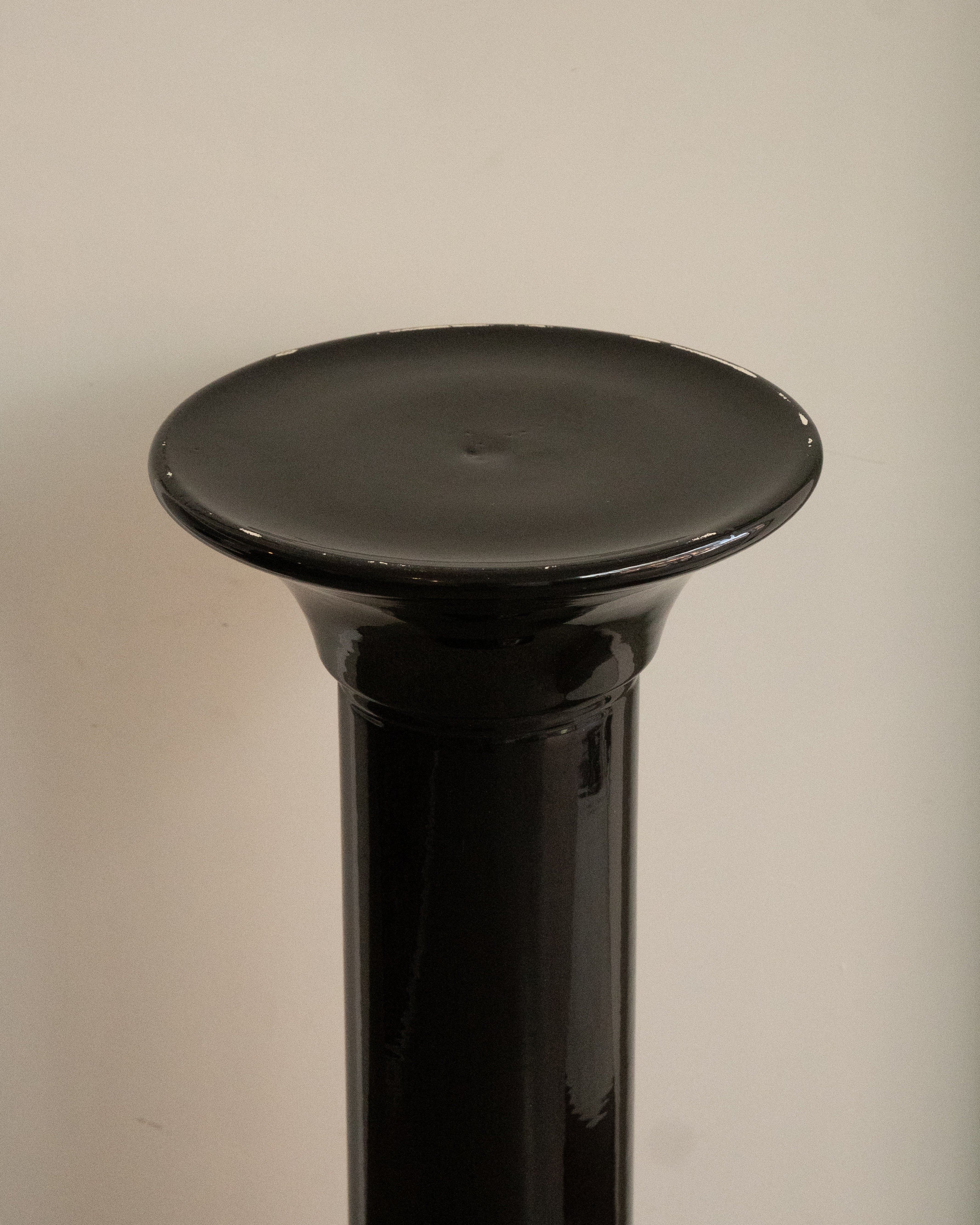 Black ceramic pedestal