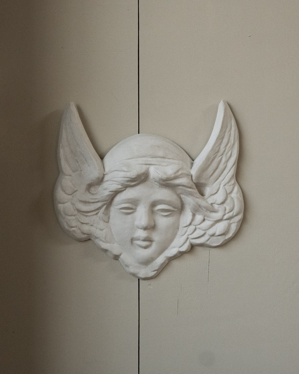 Angel plaster wall hanging