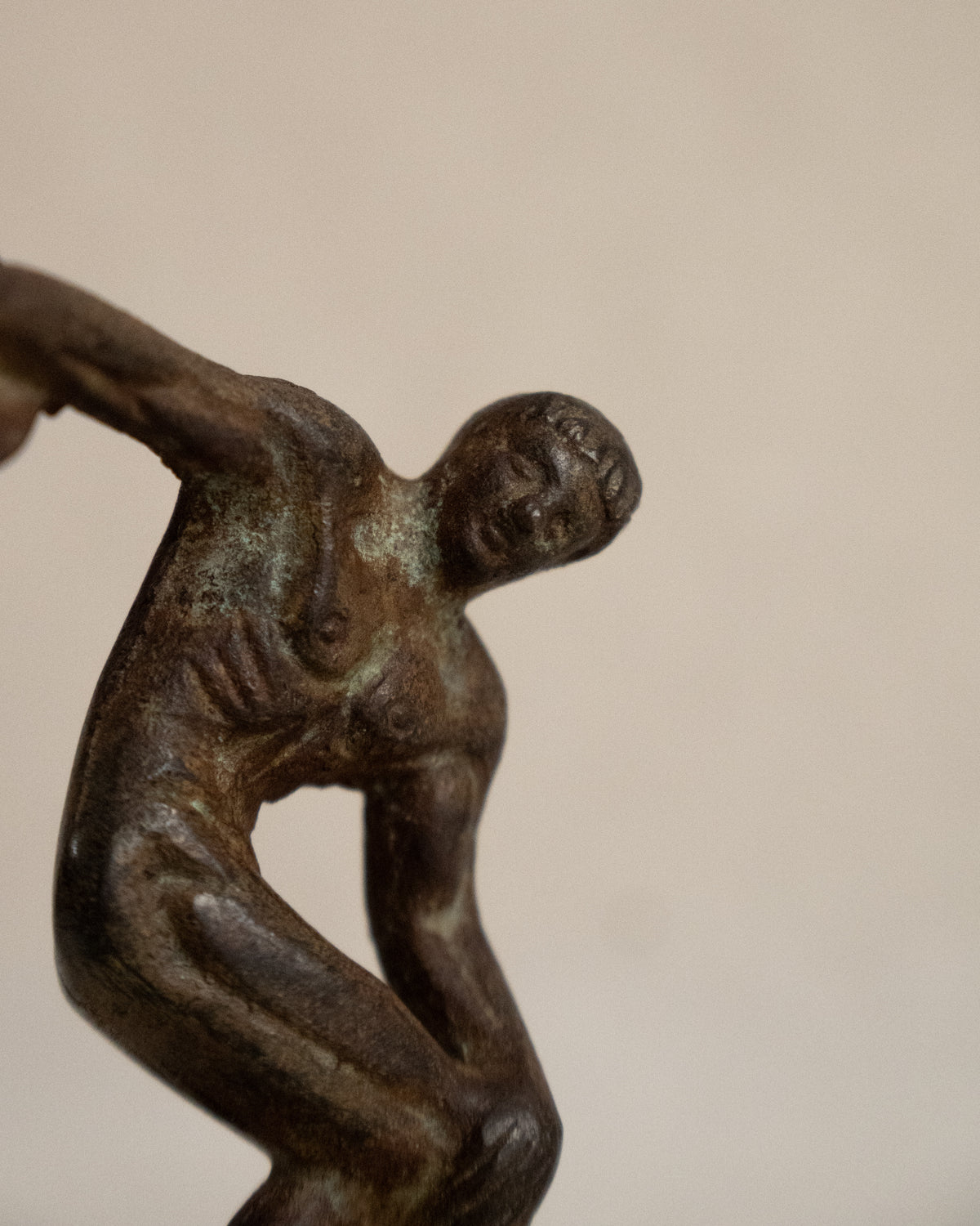 Bronze sculpture of Discobolus