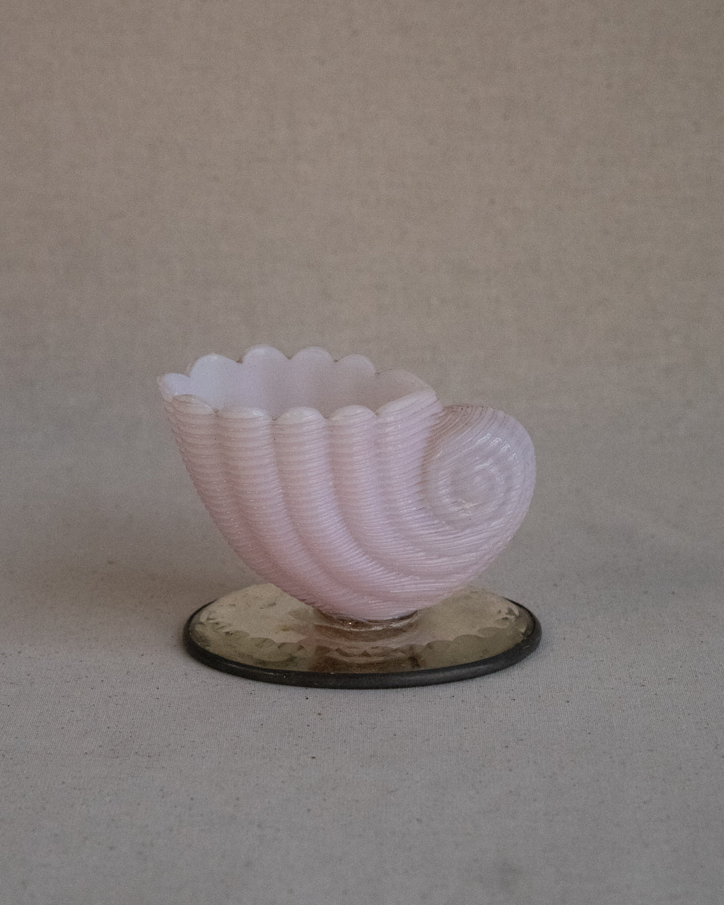 Late 19th century victorian pink opalescent glass shell spill vase on mirrored base