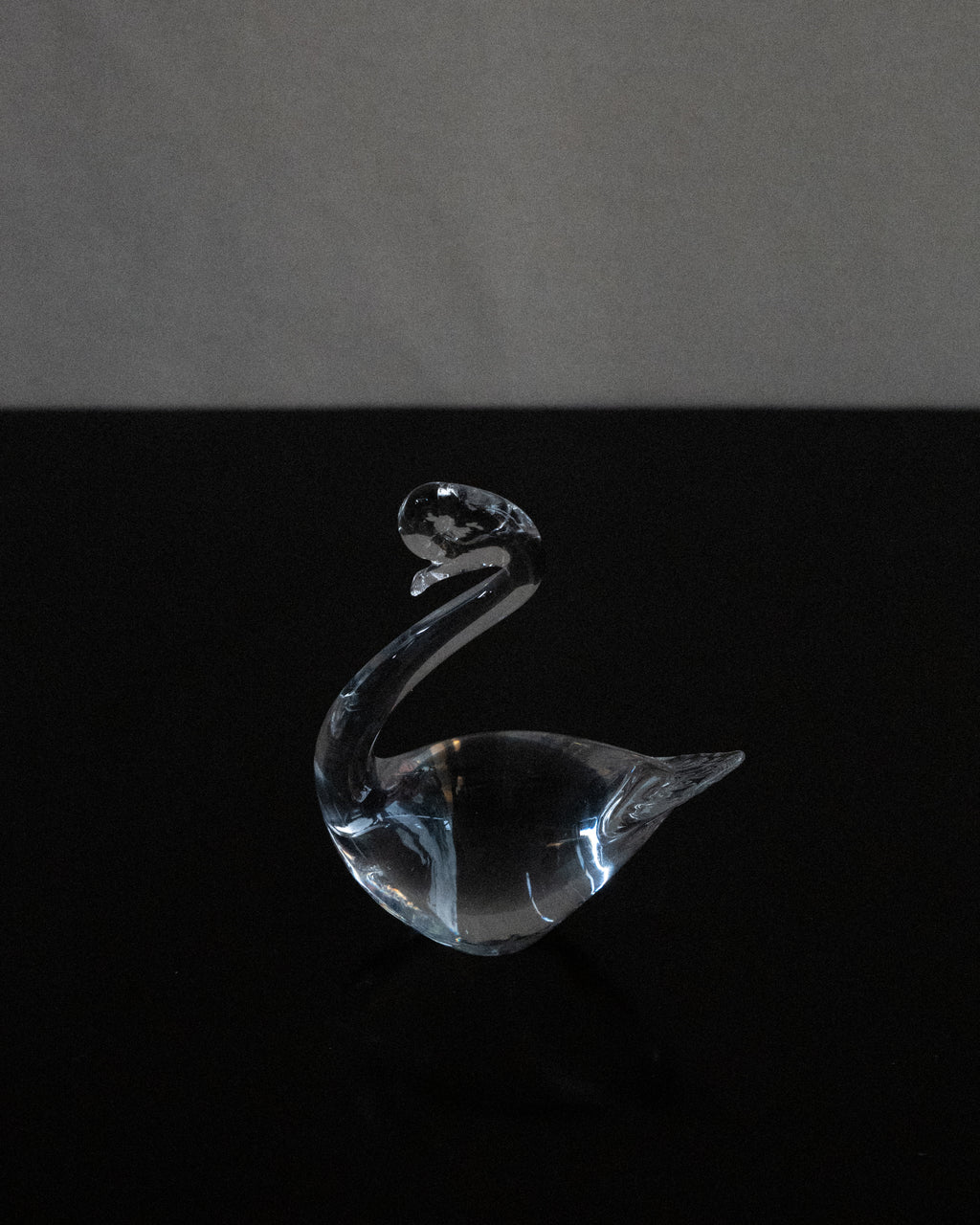 Clear art glass swan