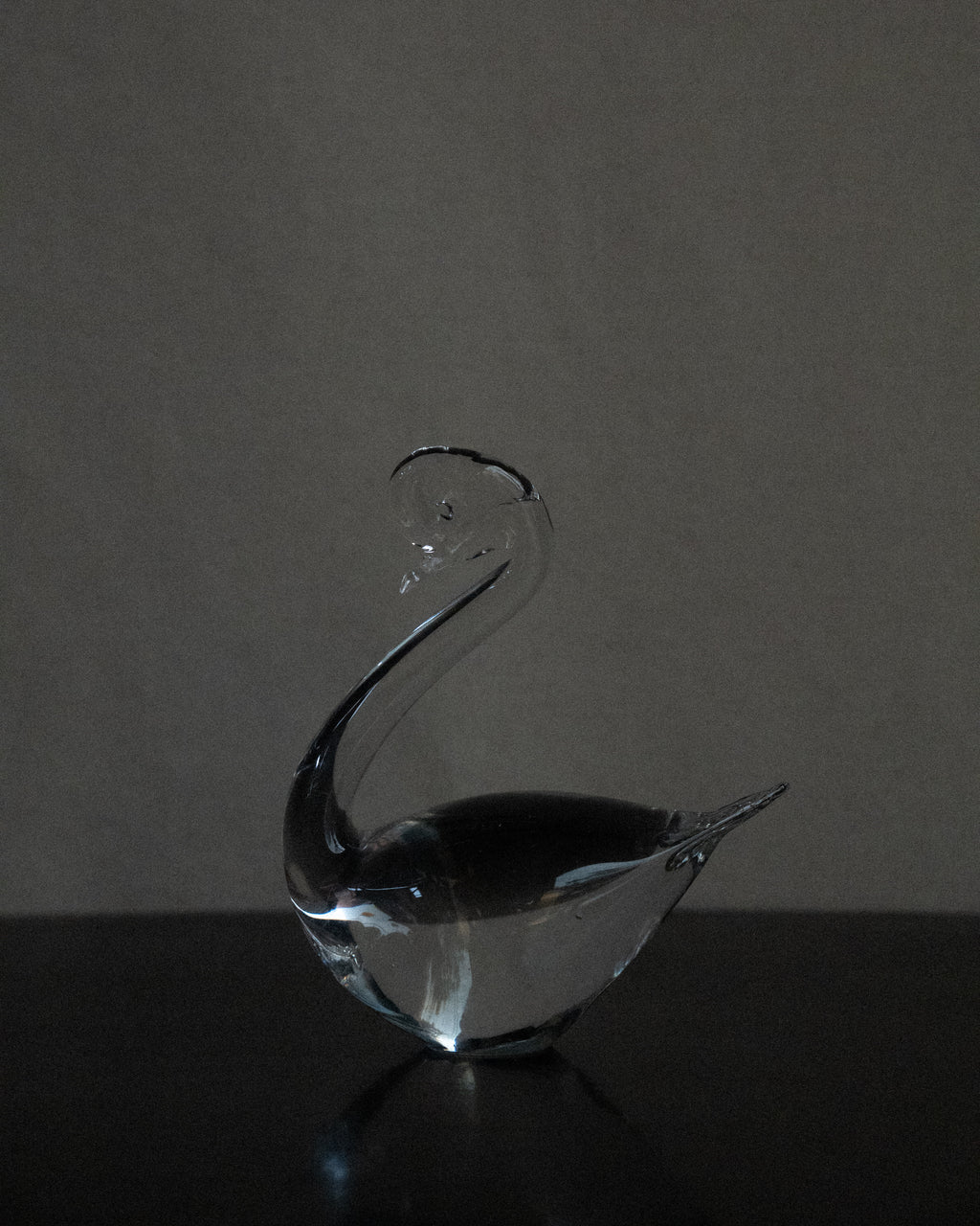 Clear art glass swan