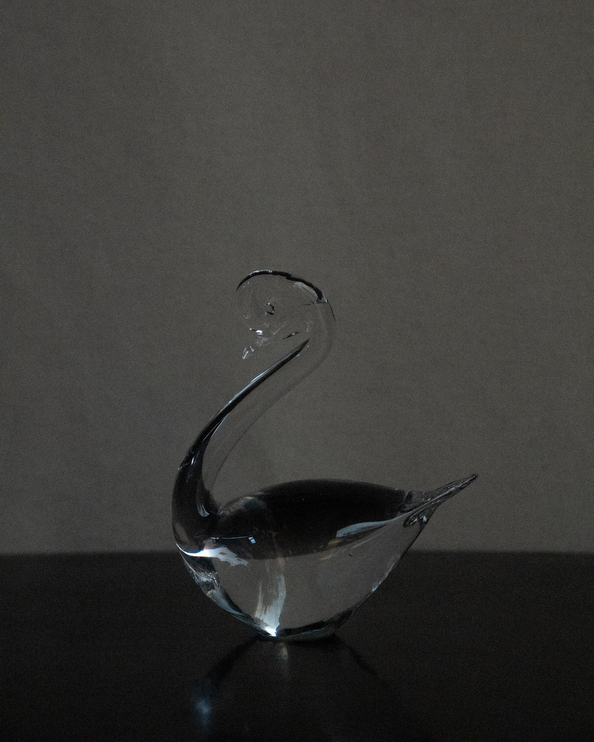 Clear art glass swan