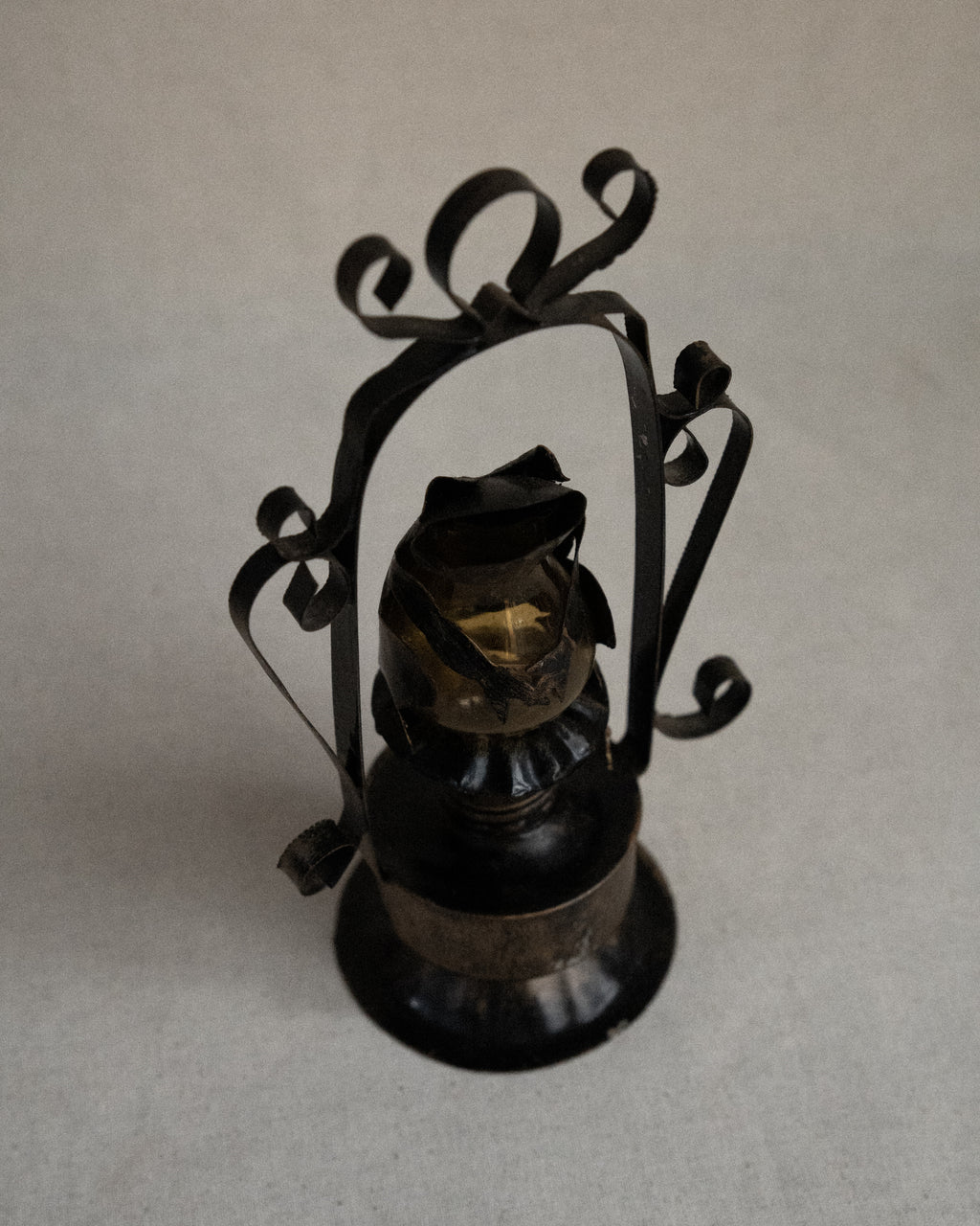 Frog metal and glass miniature oil lamp