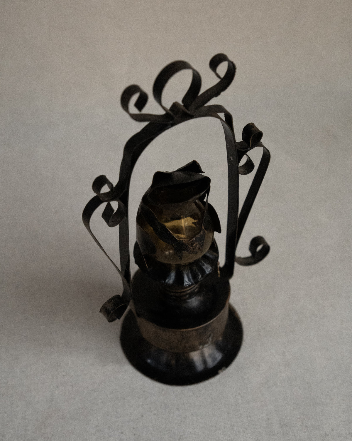 Frog metal and glass miniature oil lamp