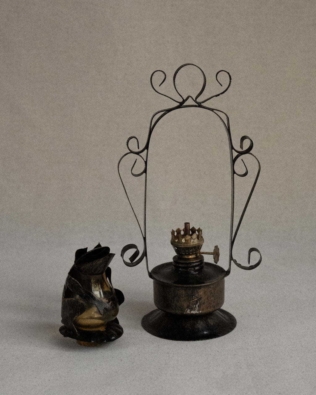 Frog metal and glass miniature oil lamp