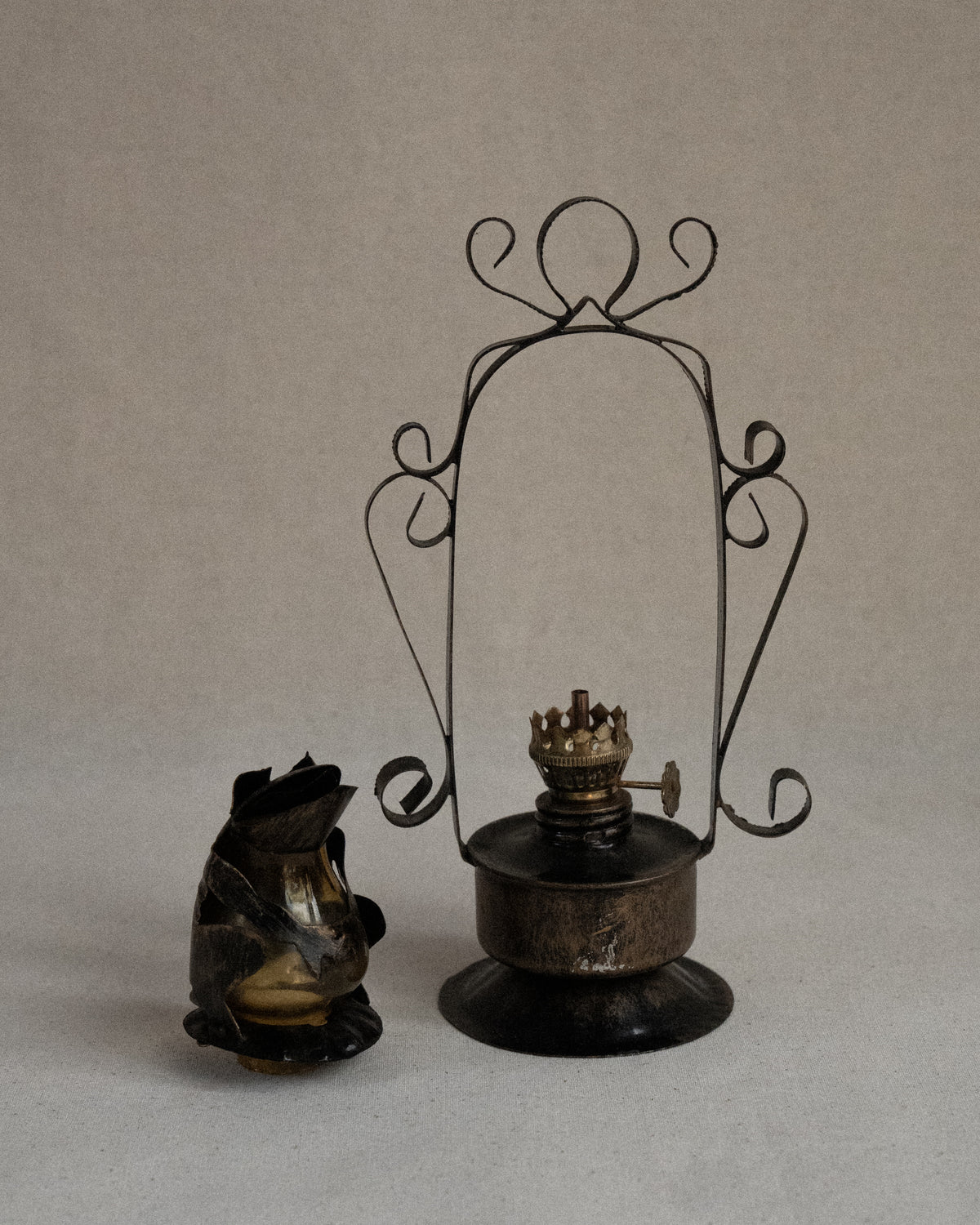 Frog metal and glass miniature oil lamp