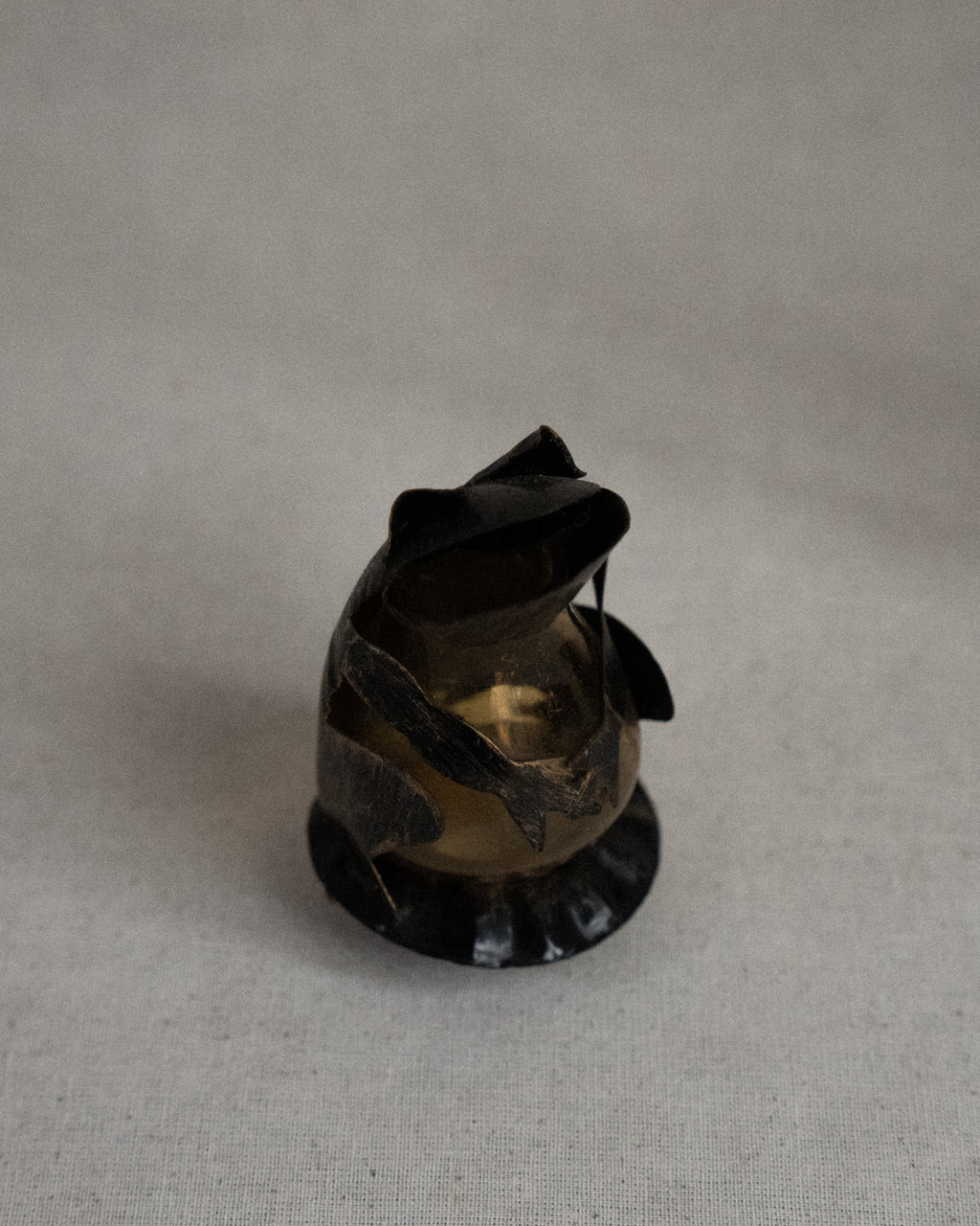 Frog metal and glass miniature oil lamp