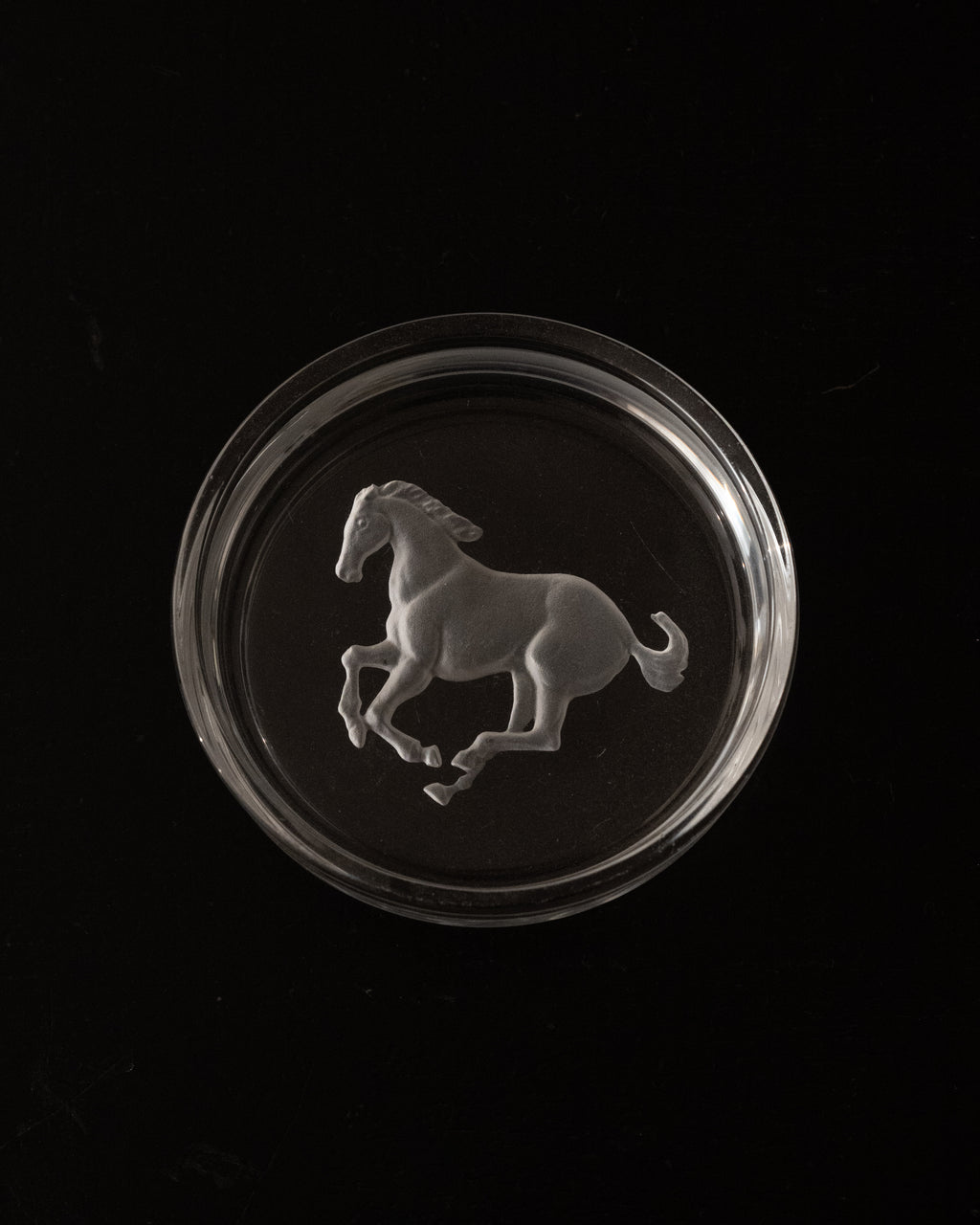 Intaglio glass horse ashtray dish