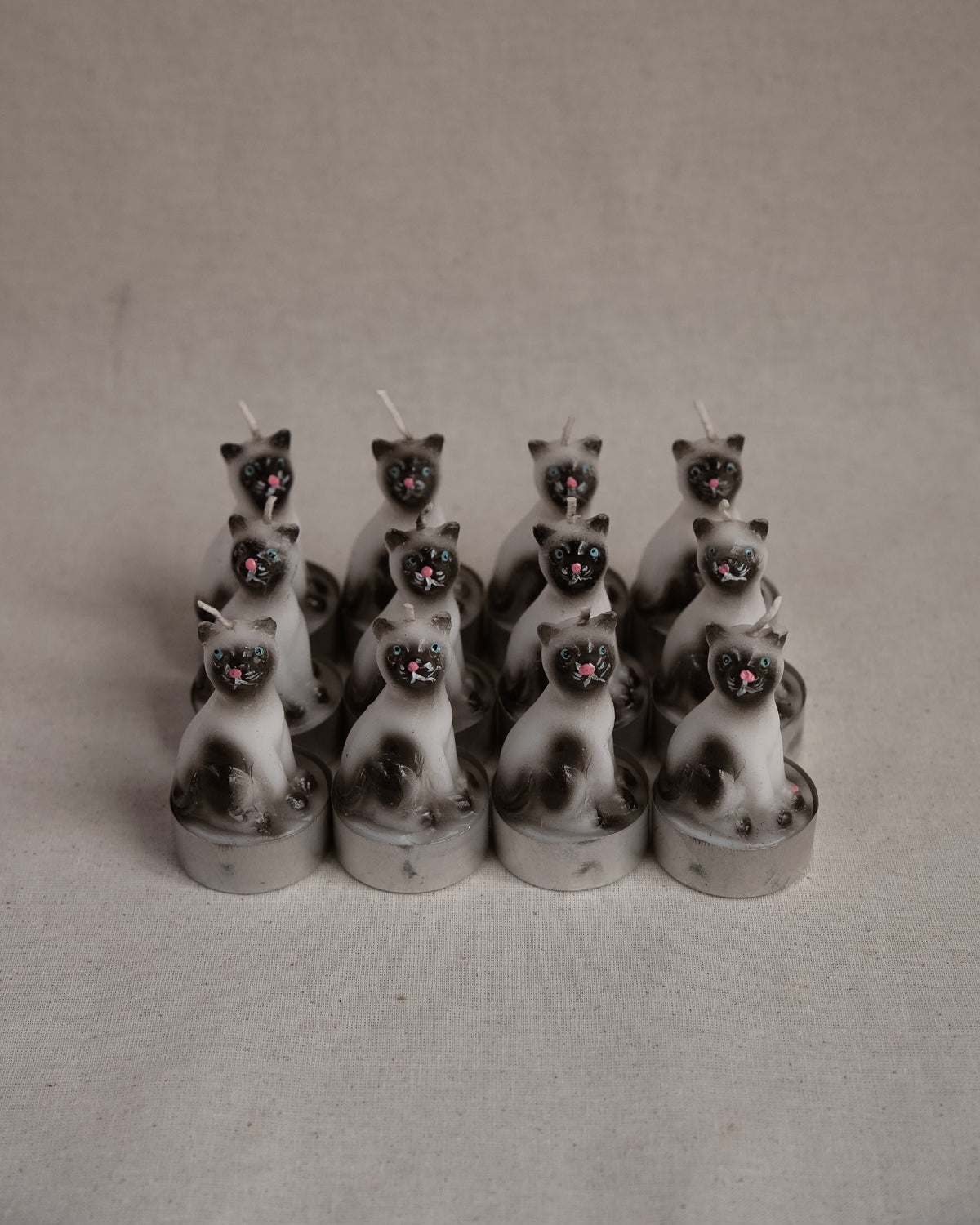 Siamese cat unscented candle