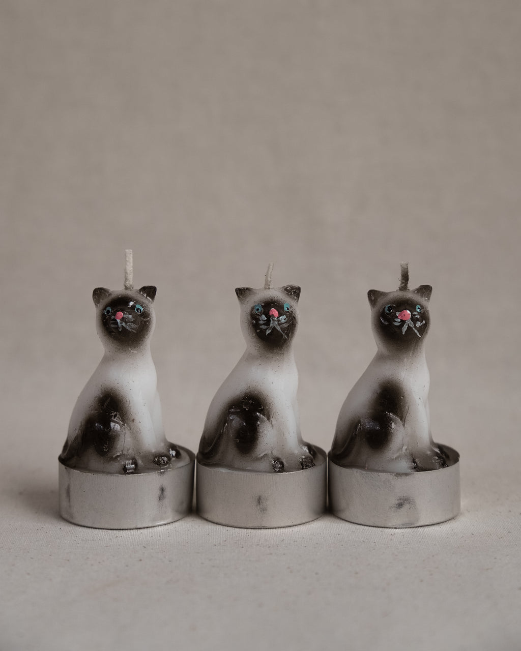 Siamese cat unscented candle