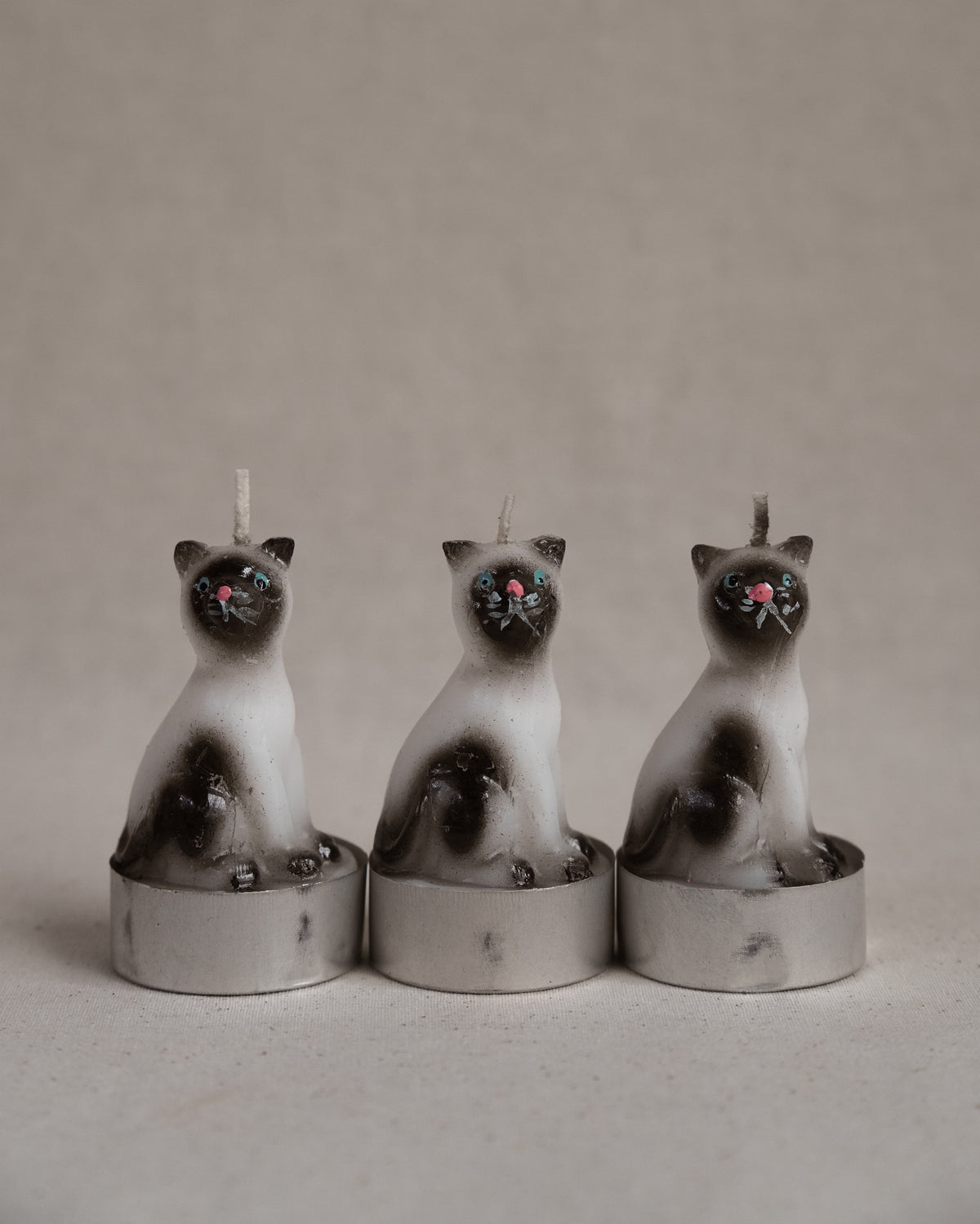 Siamese cat unscented candle