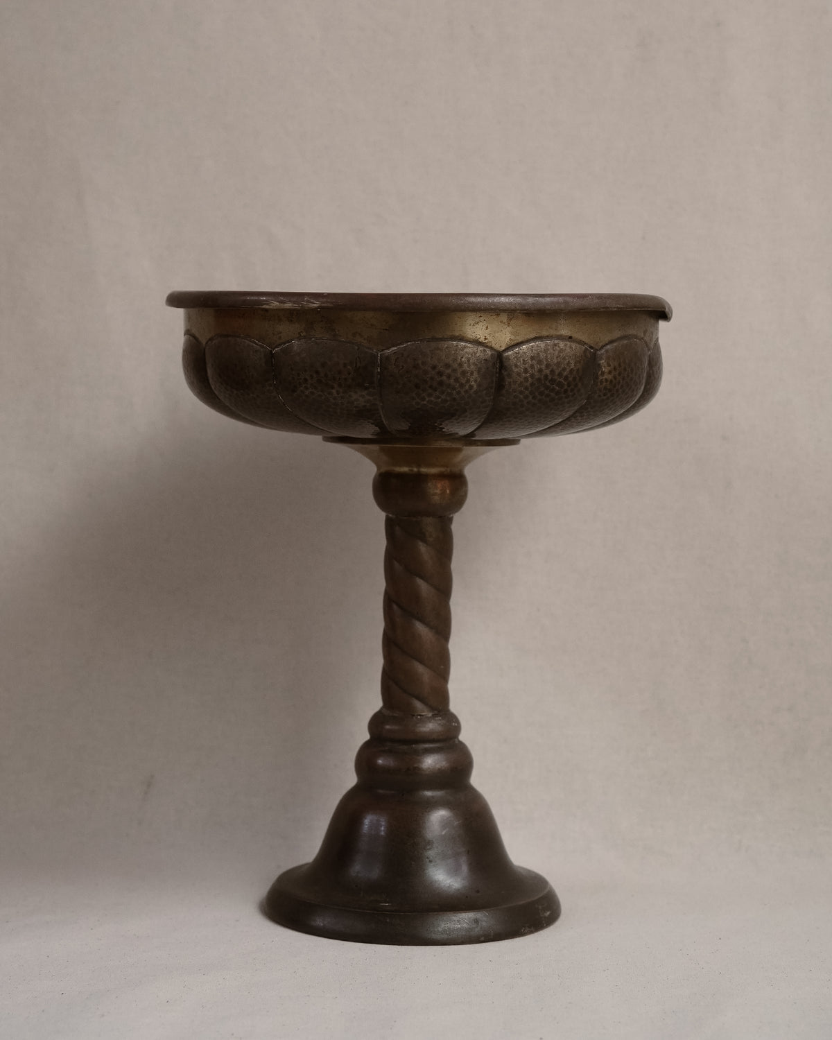 Brass raised pedestal bowl