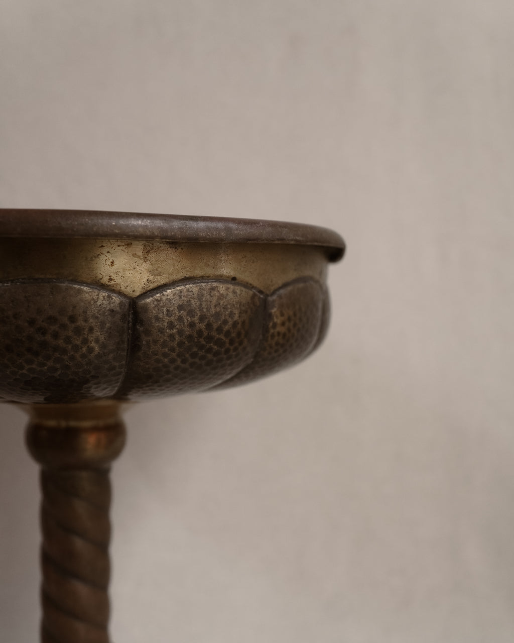 Brass raised pedestal bowl