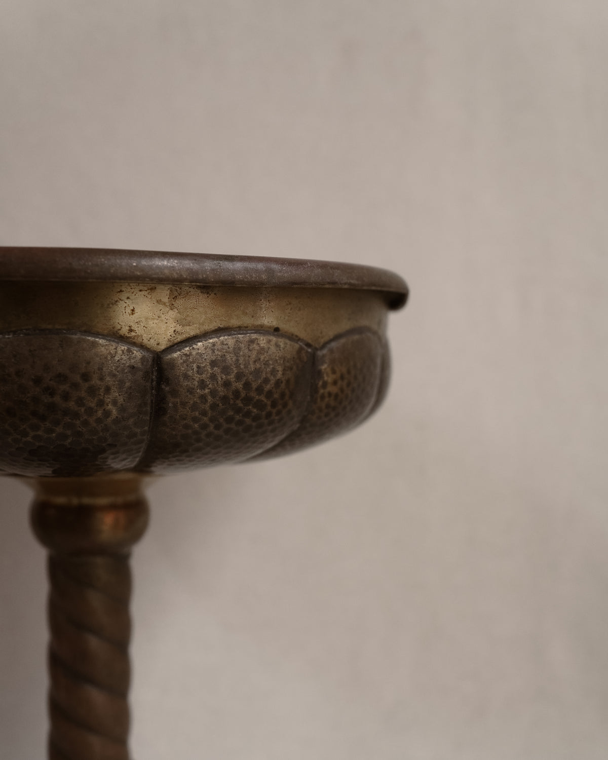 Brass raised pedestal bowl
